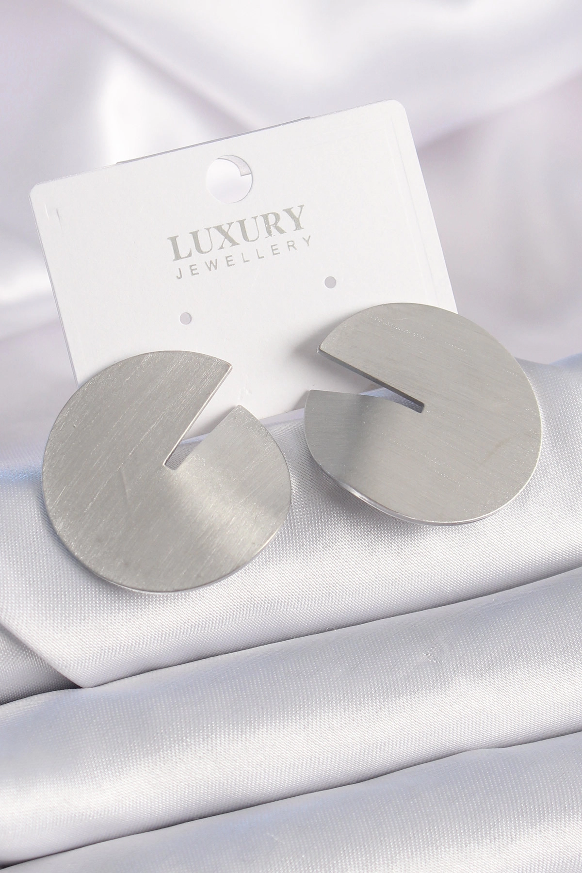 Pirinç Gümüş Renk Daire Plaka Model Kadın Küpe-0