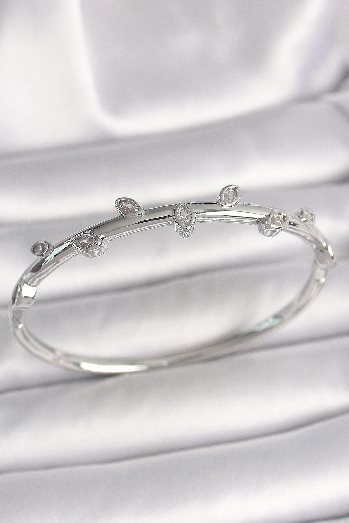 Pirinç Gümüş Renk Damla Zirkon Taşlı Kadın Kelepçe-0