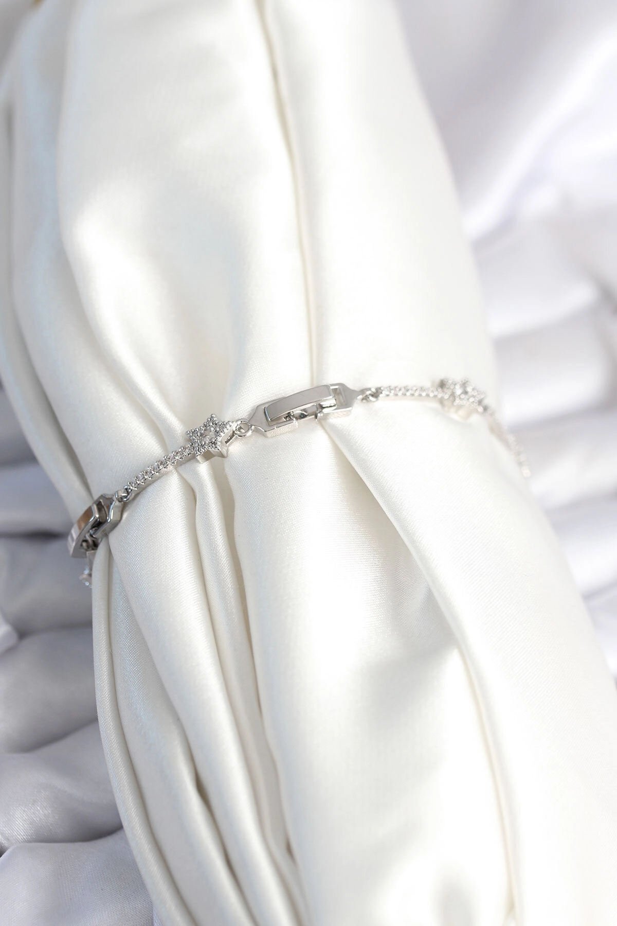 Pirinç Gümüş Renk Halley Yıldız Model Kadın Bileklik-1