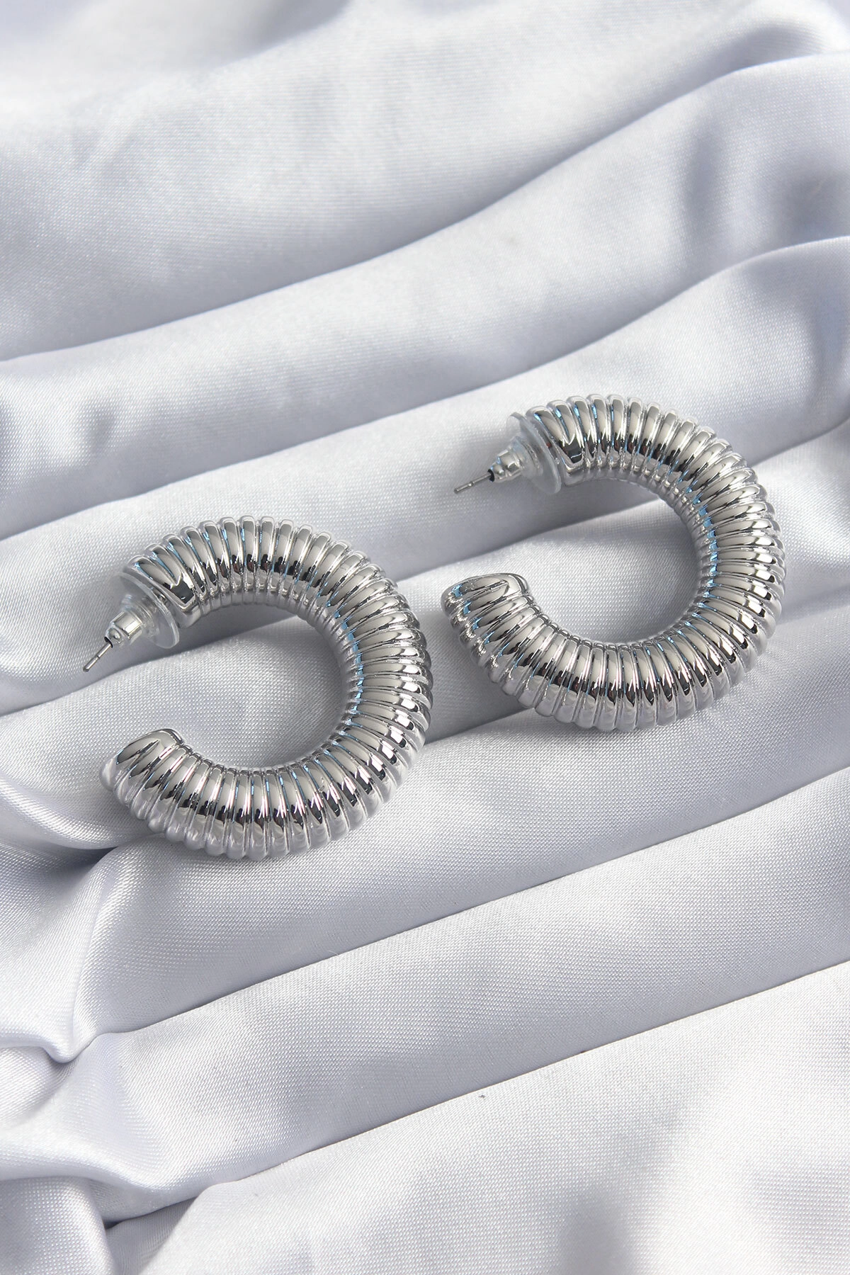 Pirinç Gümüş Renk İşleme Halka Model Kadın Küpe-0