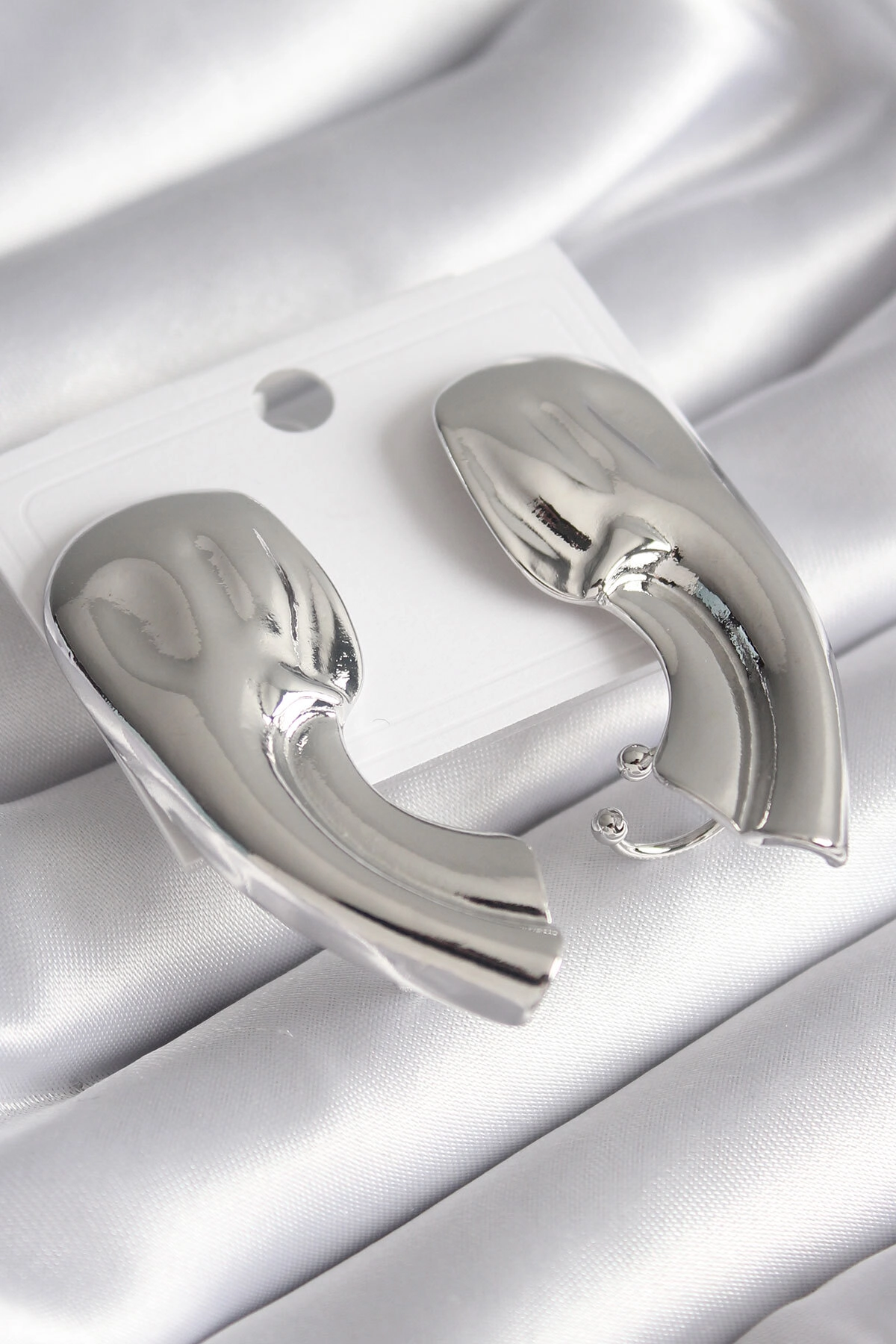 Pirinç Gümüş Renk İşlemeli Kadın Küpe-0