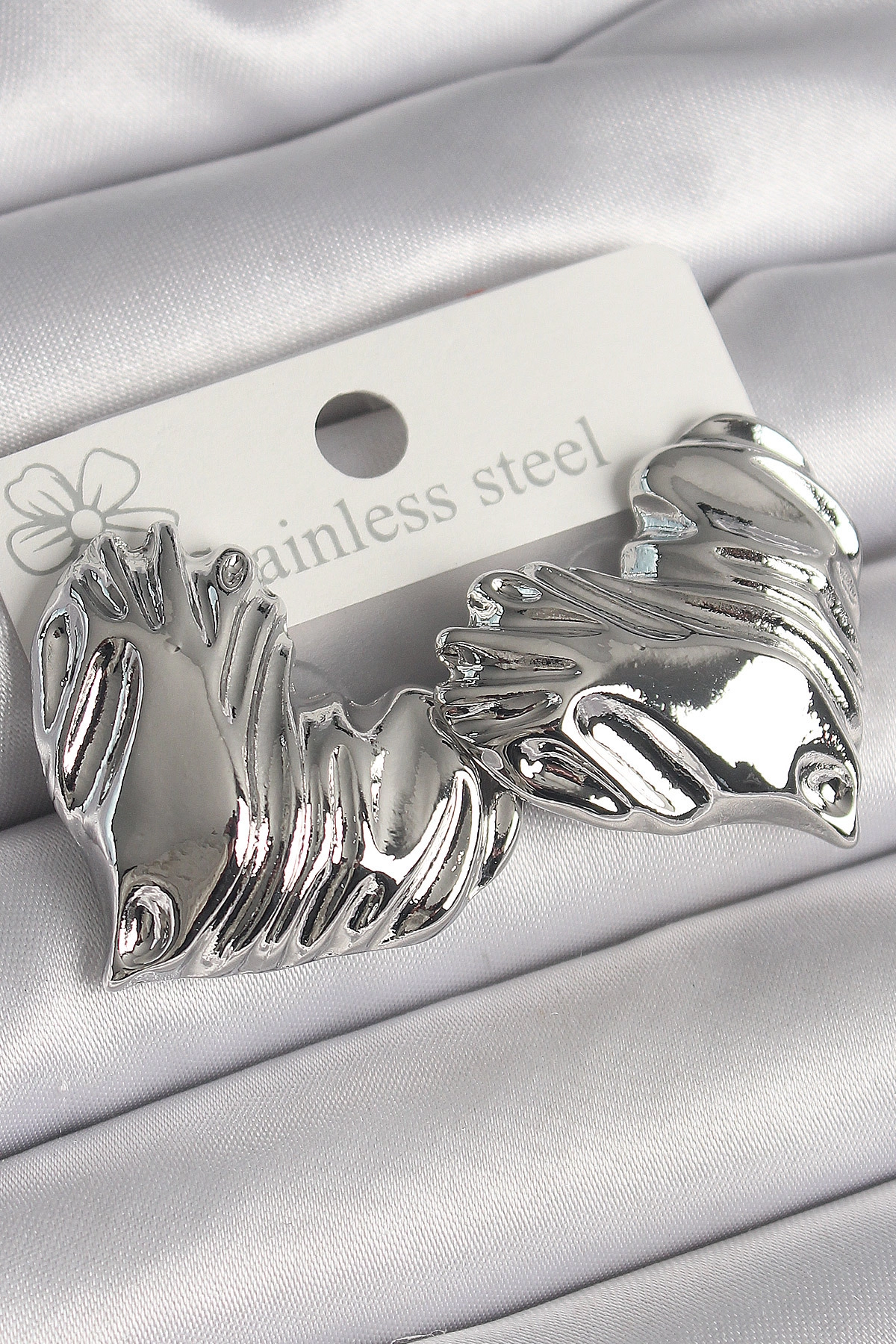 Pirinç Gümüş Renk İşlemeli Kalp Model Kadın Küpe-0