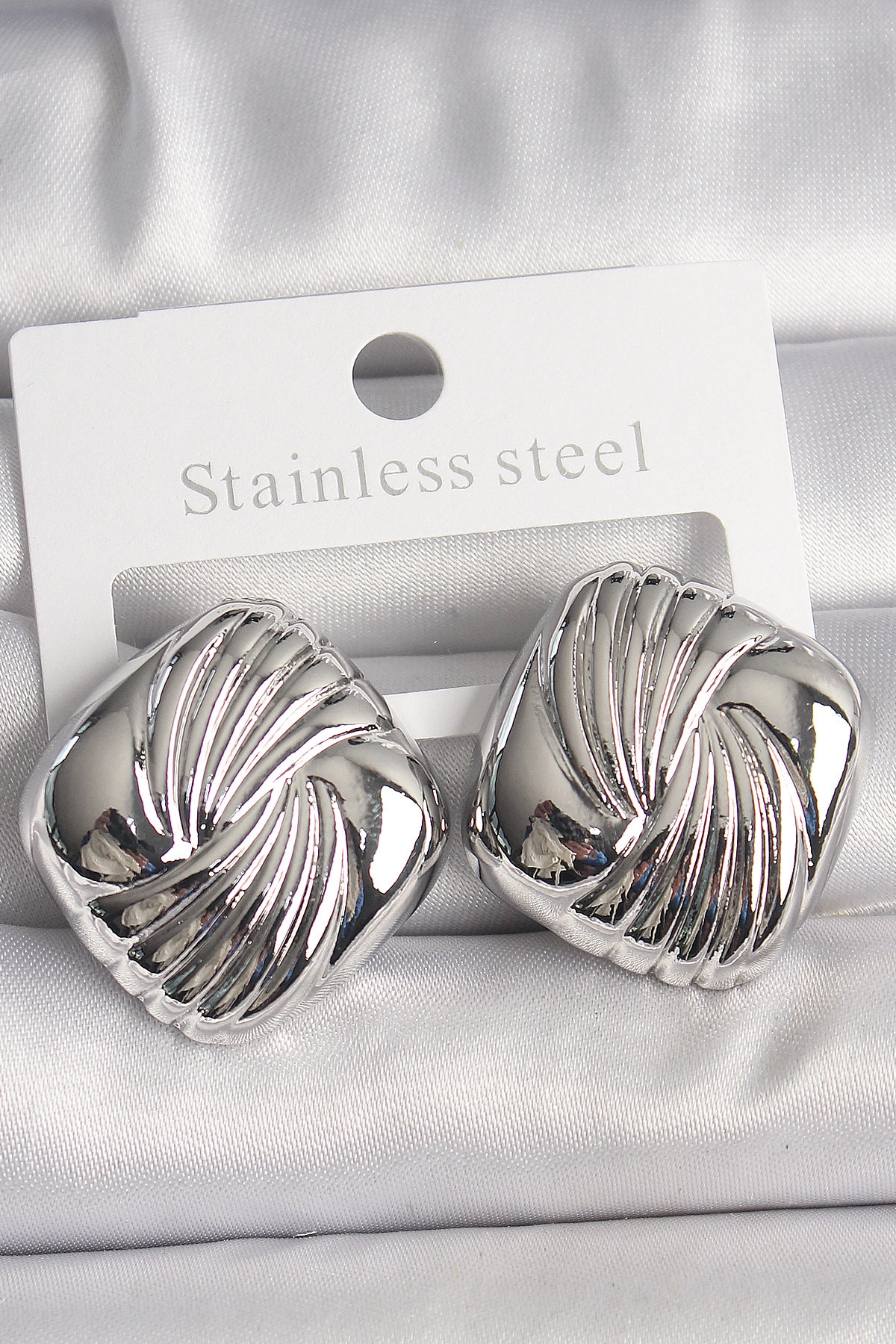 Pirinç Gümüş Renk İşlemeli Kare Model Kadın Küpe-0