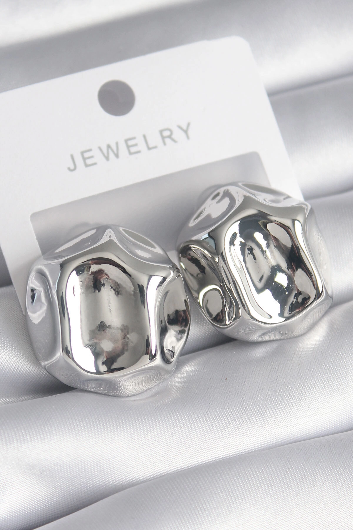 Pirinç Gümüş Renk İşlemeli Top Model Kadın Küpe-0