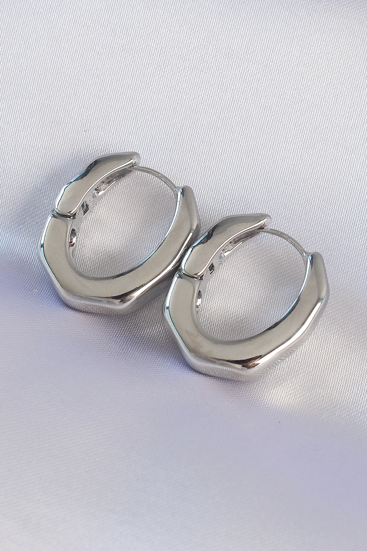 Pirinç Gümüş Renk Kalın Kemik Model Küpe-0