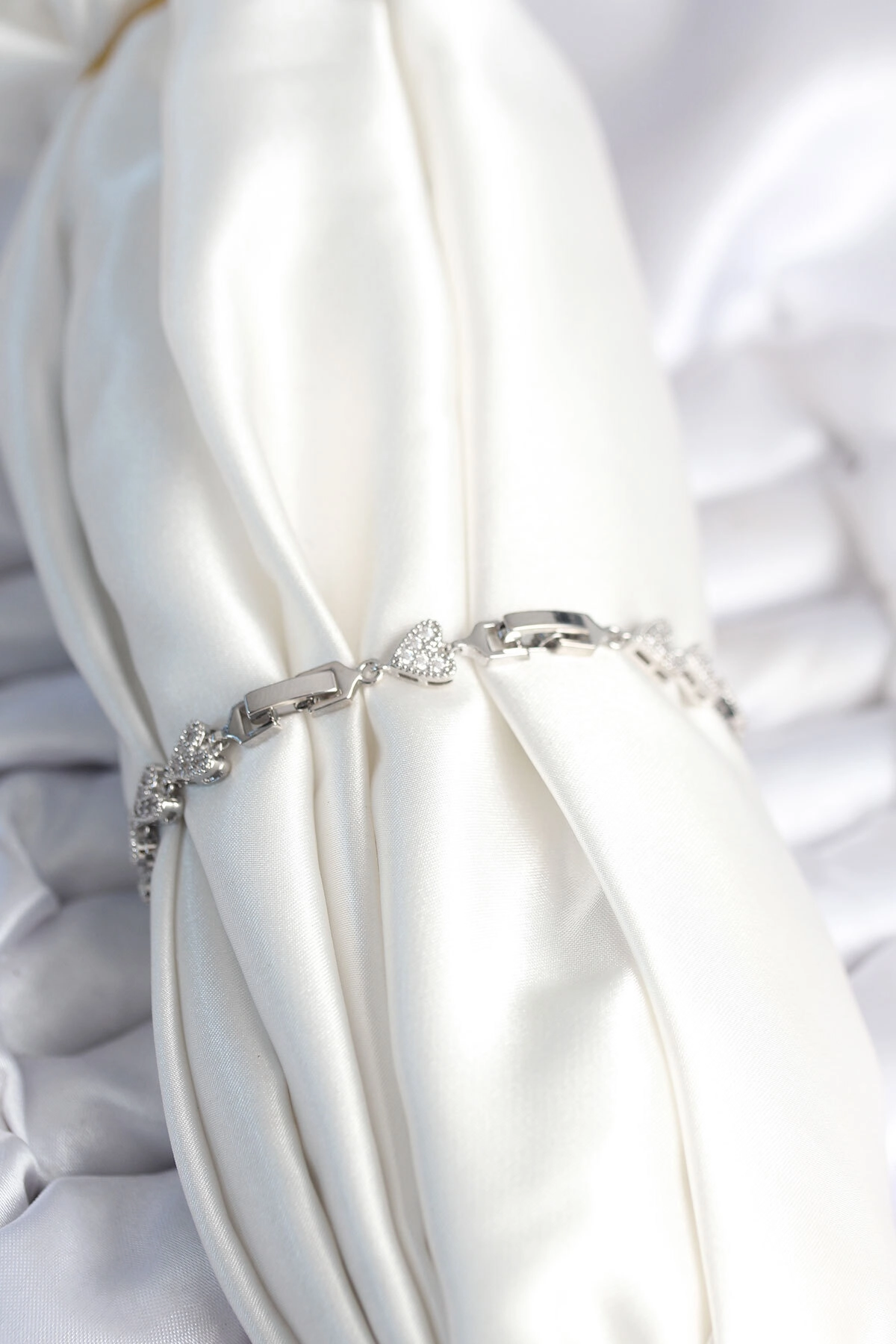 Pirinç Gümüş Renk Kalp Model Kadın Bileklik-1