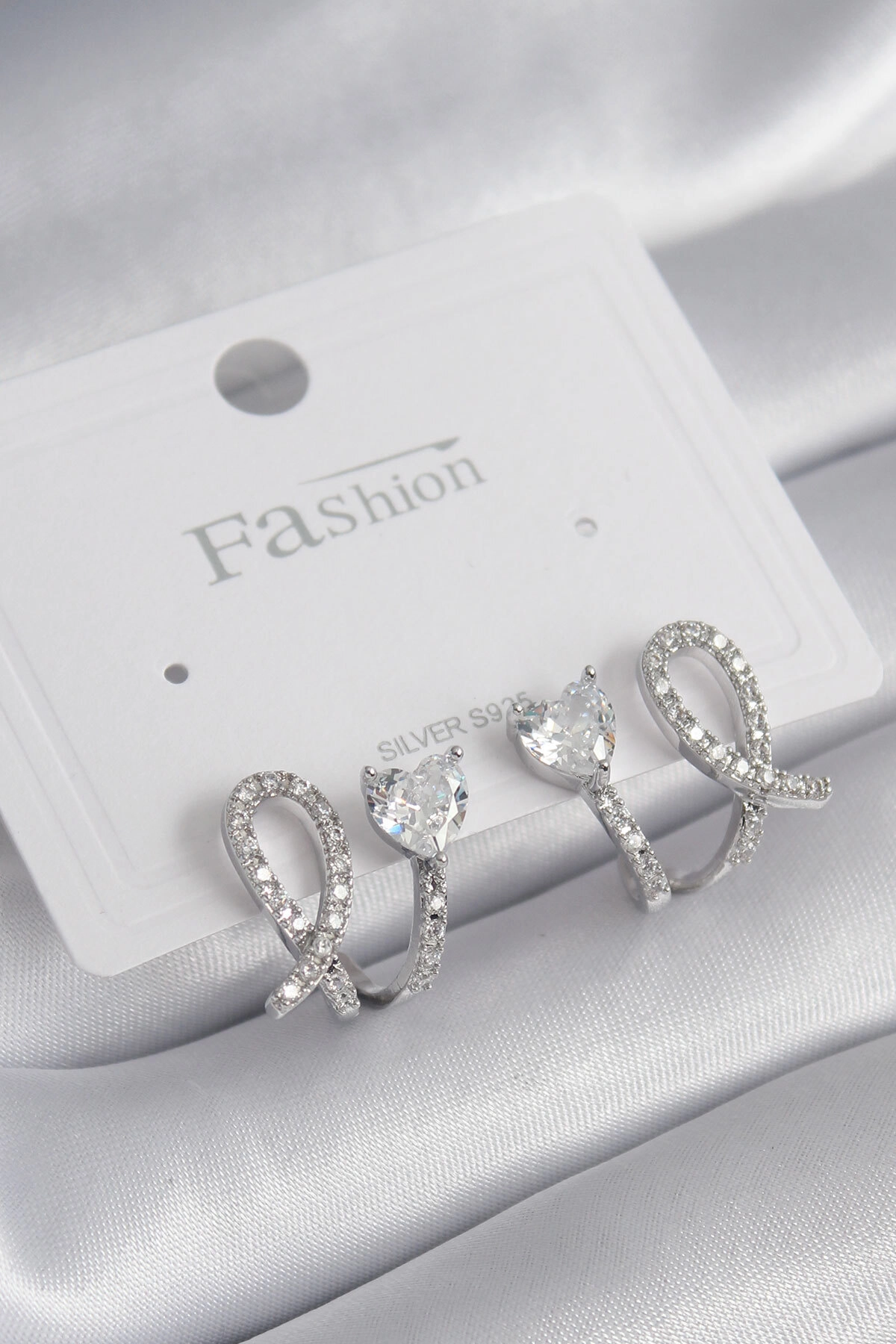 Pirinç Gümüş Renk Kalp Model Zirkon Taşlı Kadın Küpe-0