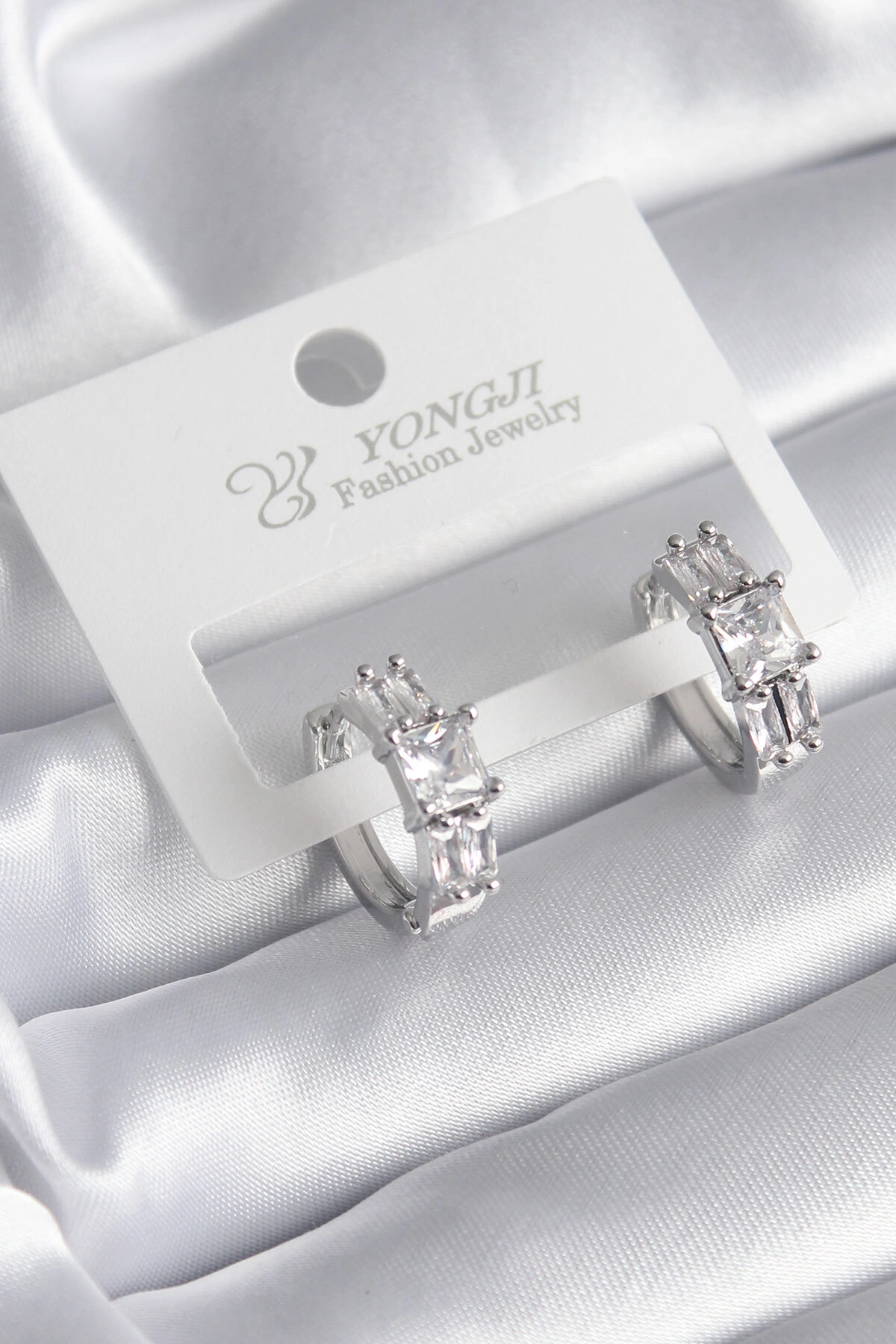 Pirinç Gümüş Renk Kare Zirkon Taşlı Kadın Küpe-0