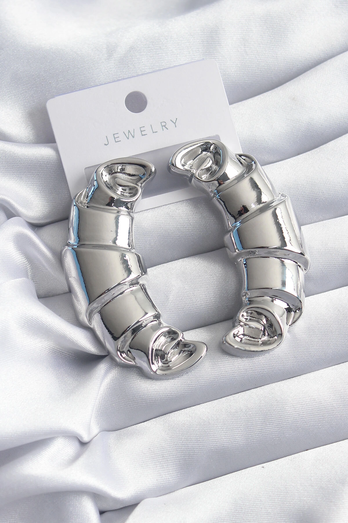 Pirinç Gümüş Renk Kruvasan Model Kadın Küpe-0