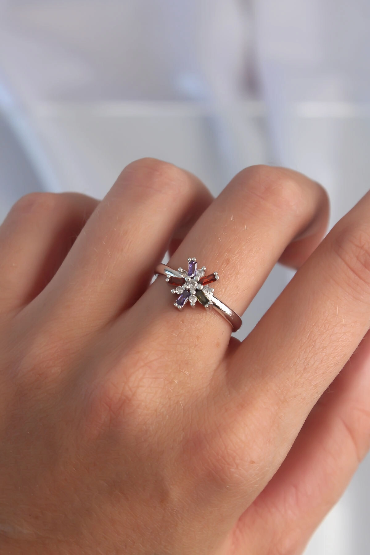 Pirinç Gümüş Renk Renkli Zirkon Taşlı Ayarlamalı Yüzük-1