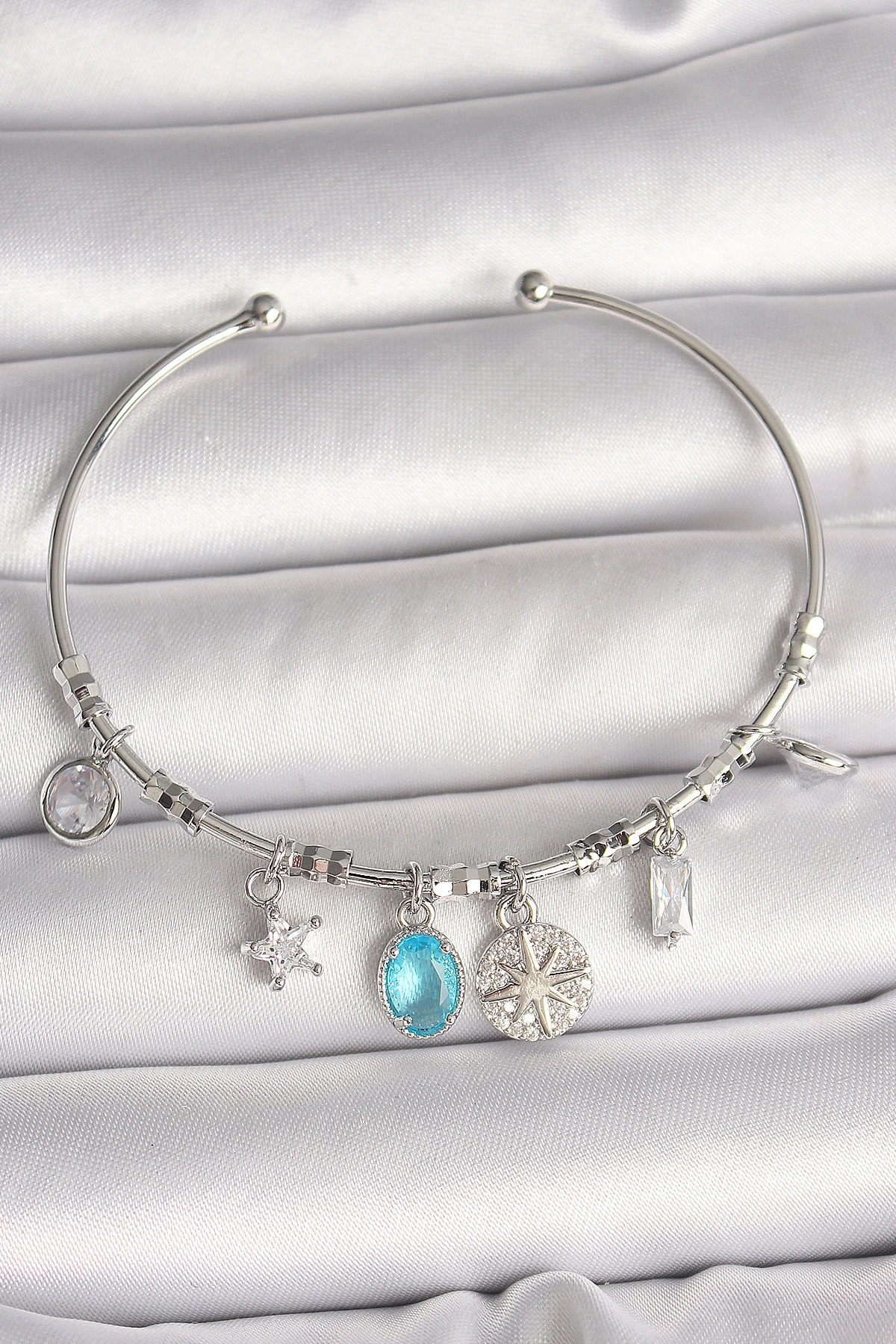 Pirinç Gümüş Renk Sallantı Pusula Figür Kalp Detay Charm Kadın Bileklik-0