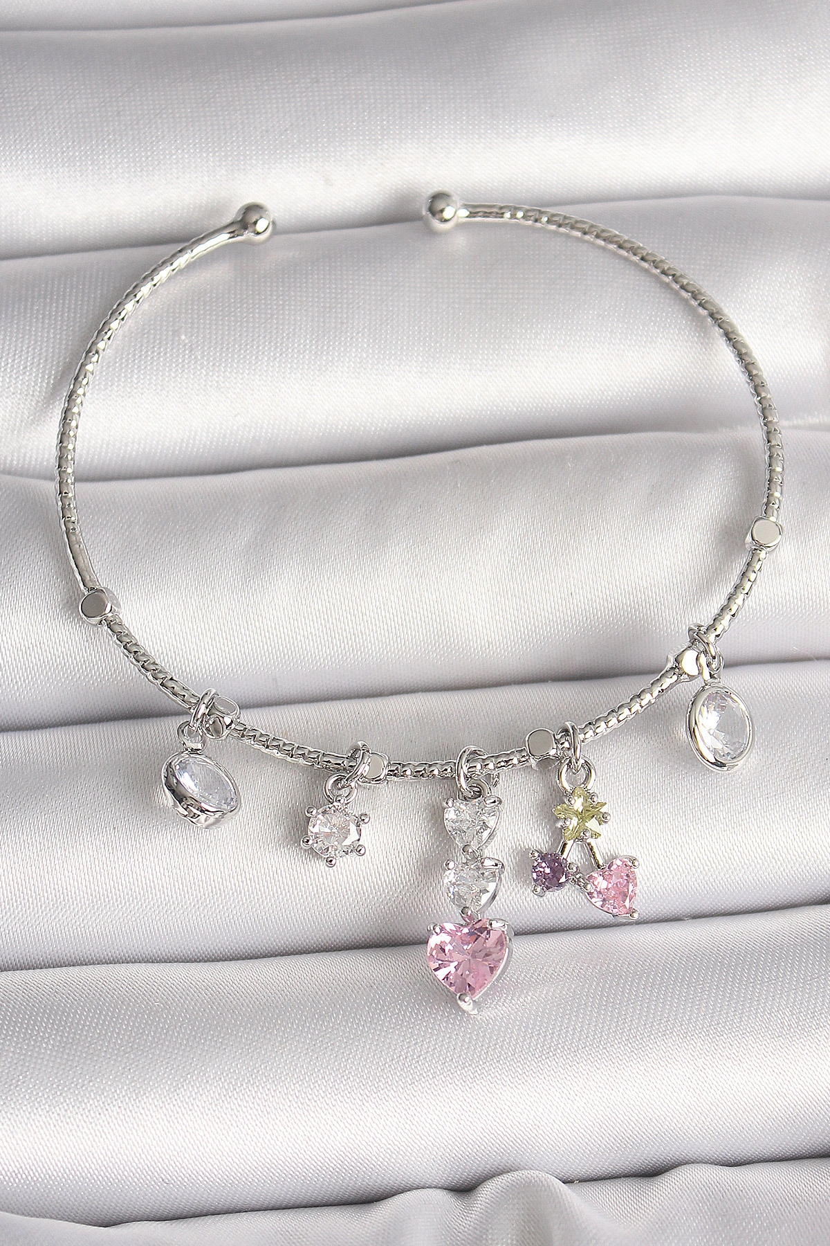 Pirinç Gümüş Renk Sallantı Zirkon Taşlı Kalp Figür Charm Kadın Bileklik-0