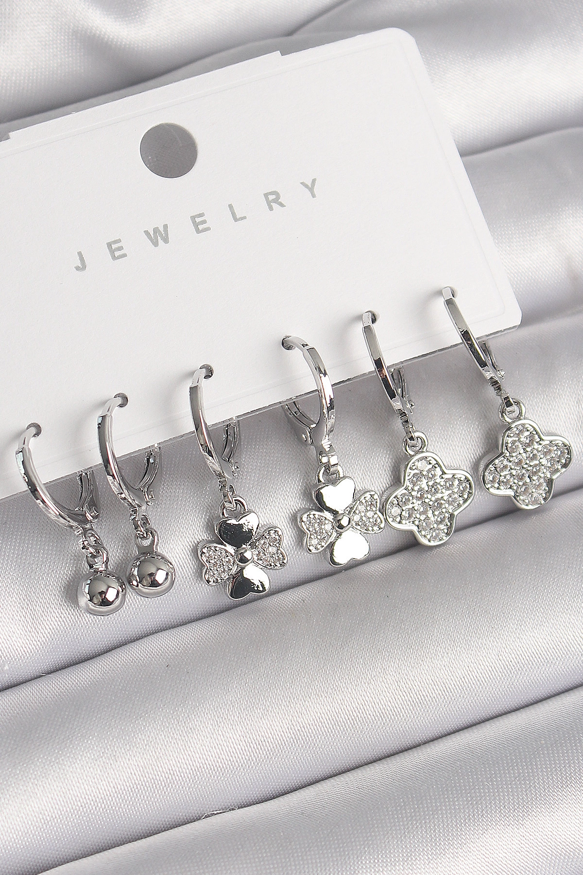 Pirinç Gümüş Renk Sallantı Zirkon Taşlı Yonca Model Topçuk Detay Kadın Küpe Seti-0