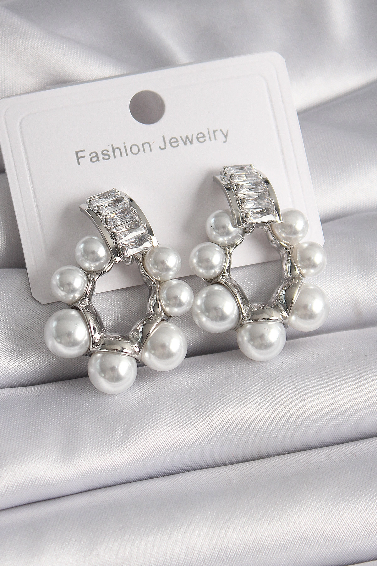 Pirinç Gümüş Renk Su Yolu Zirkon Taşlı İncili Halka Model Kadın Küpe-0