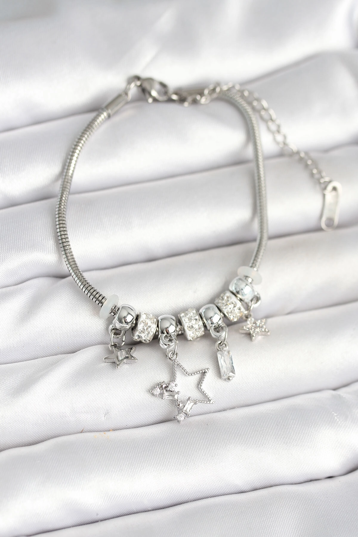 Pirinç Gümüş Renk Yıldız Charmlı Kadın Bileklik-0