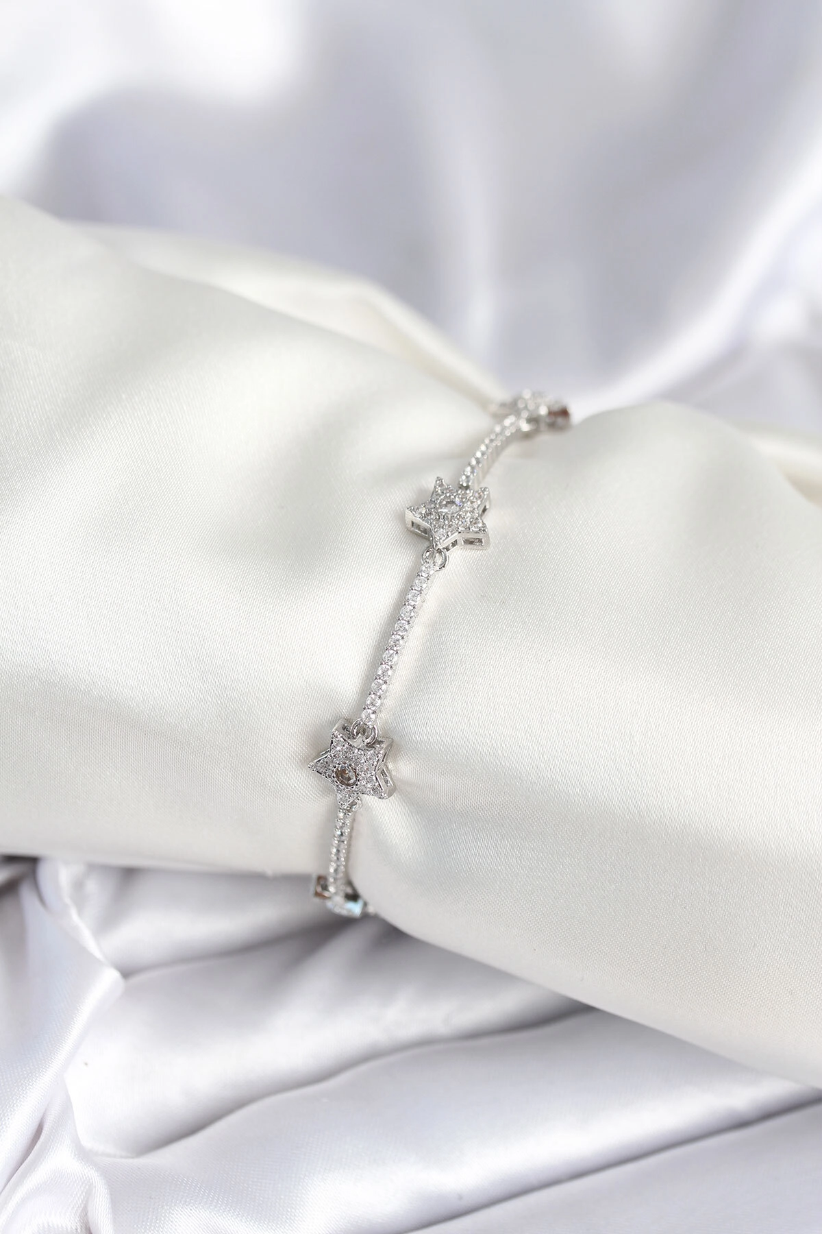 Pirinç Gümüş Renk Yıldız Model Kadın Bileklik-0