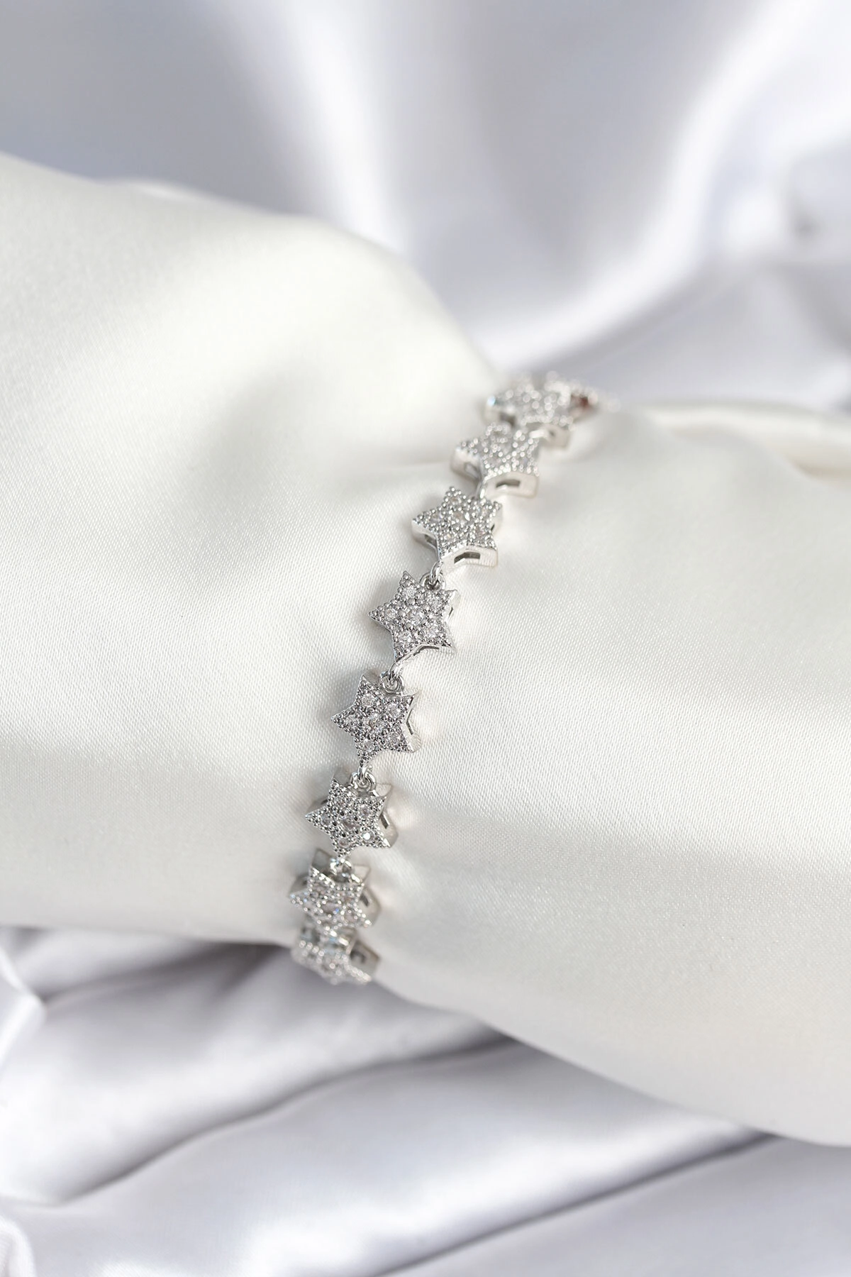 Pirinç Gümüş Renk Yıldız Model Kadın Bileklik-0