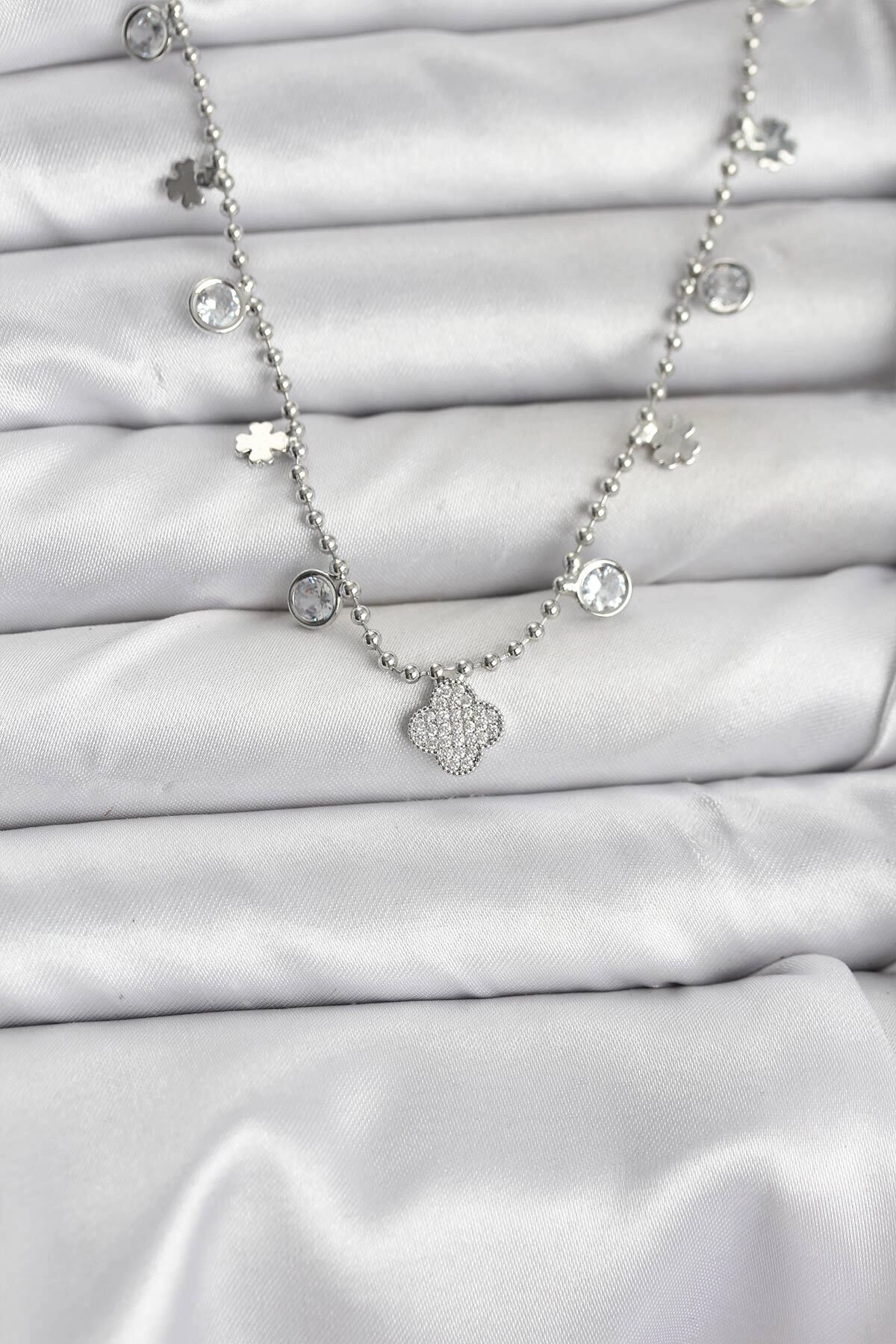 Pirinç Gümüş Renk Yonca Model Kadın Kolye-0