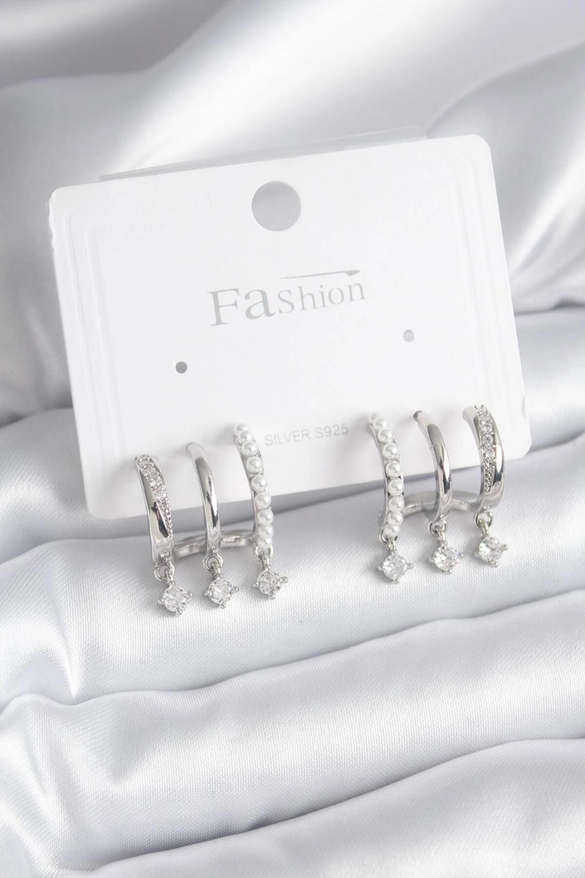 Pirinç Gümüş Renk Zirkon Taş Detay İncili Kadın Küpe-0