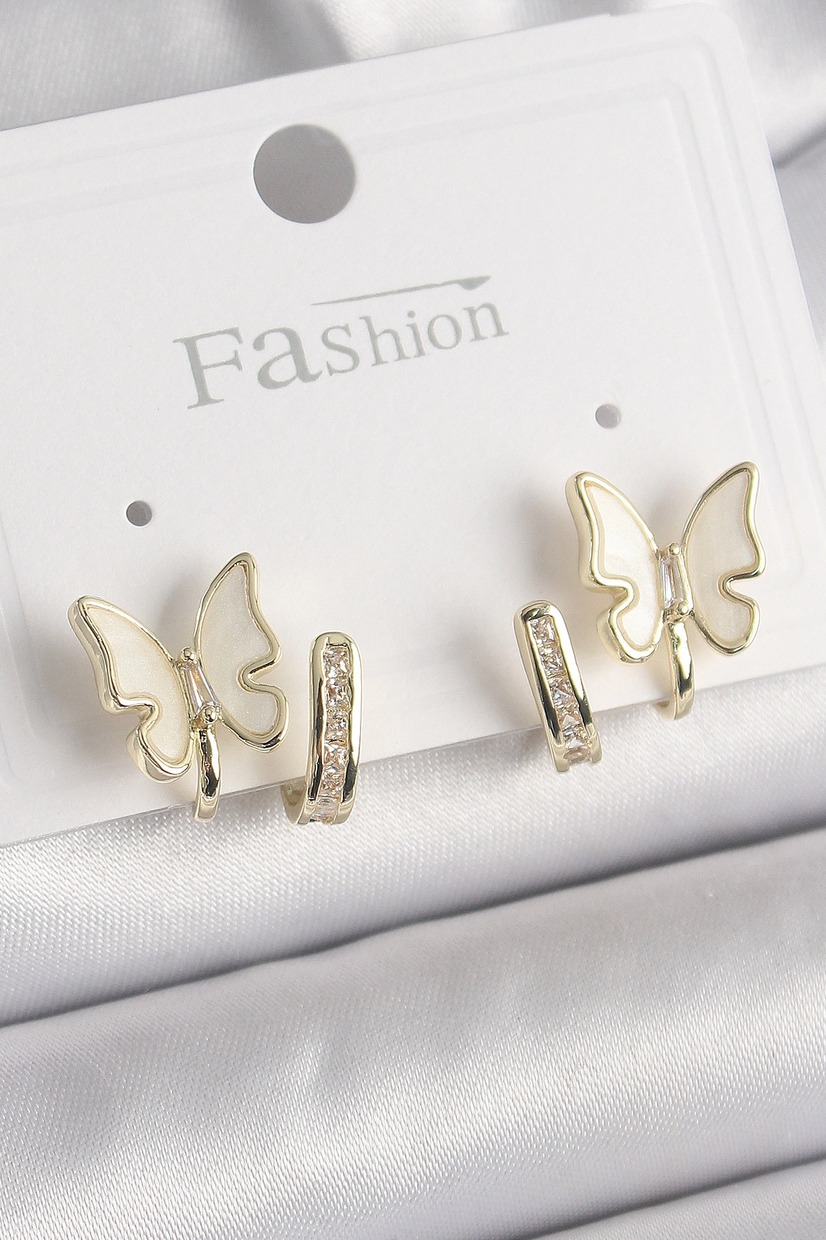 Pirinç Gümüş Renk Zirkon Taş Detaylı Beyaz Sedefli Kelebek Model Kadın Küpe-0