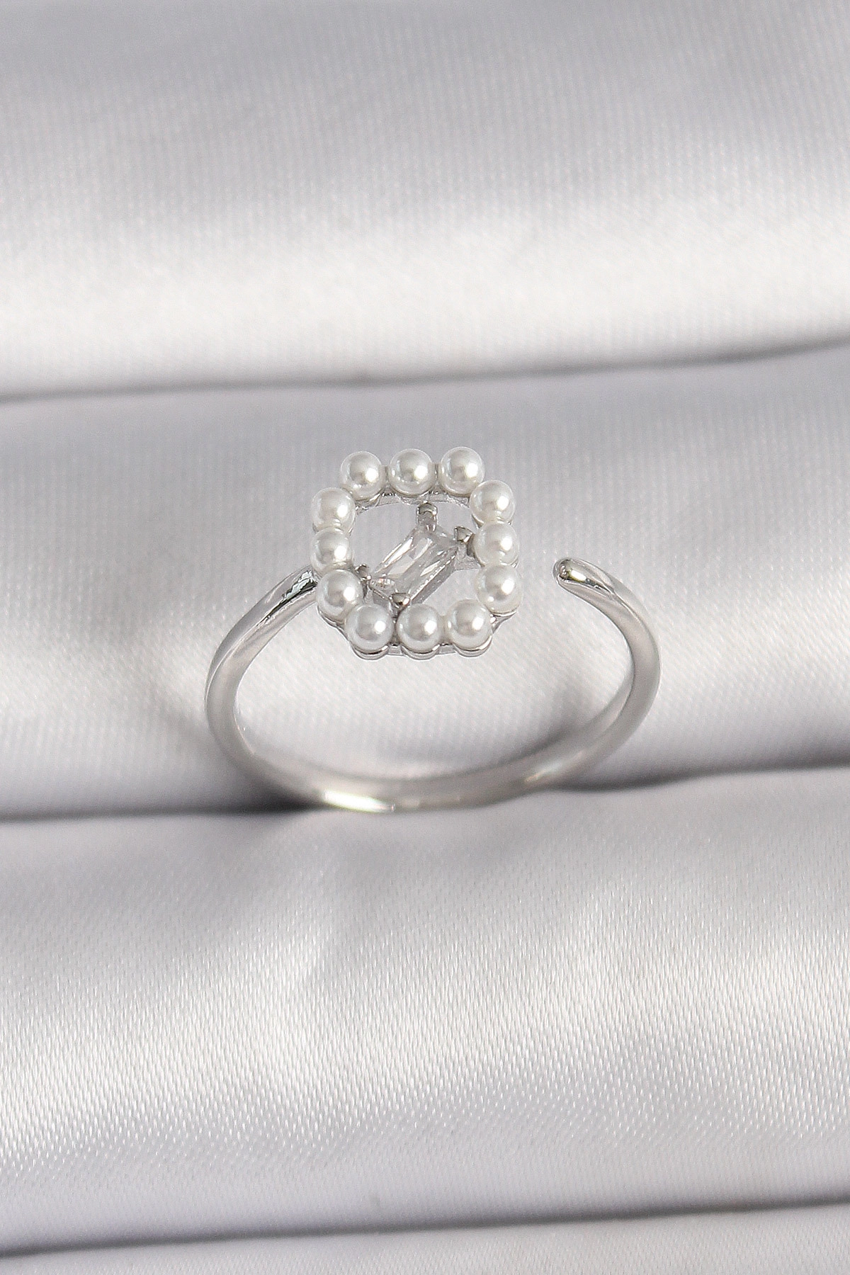 Pirinç Gümüş Renk Zirkon Taş Detaylı İncili Ayarlanabilir Yüzük-0