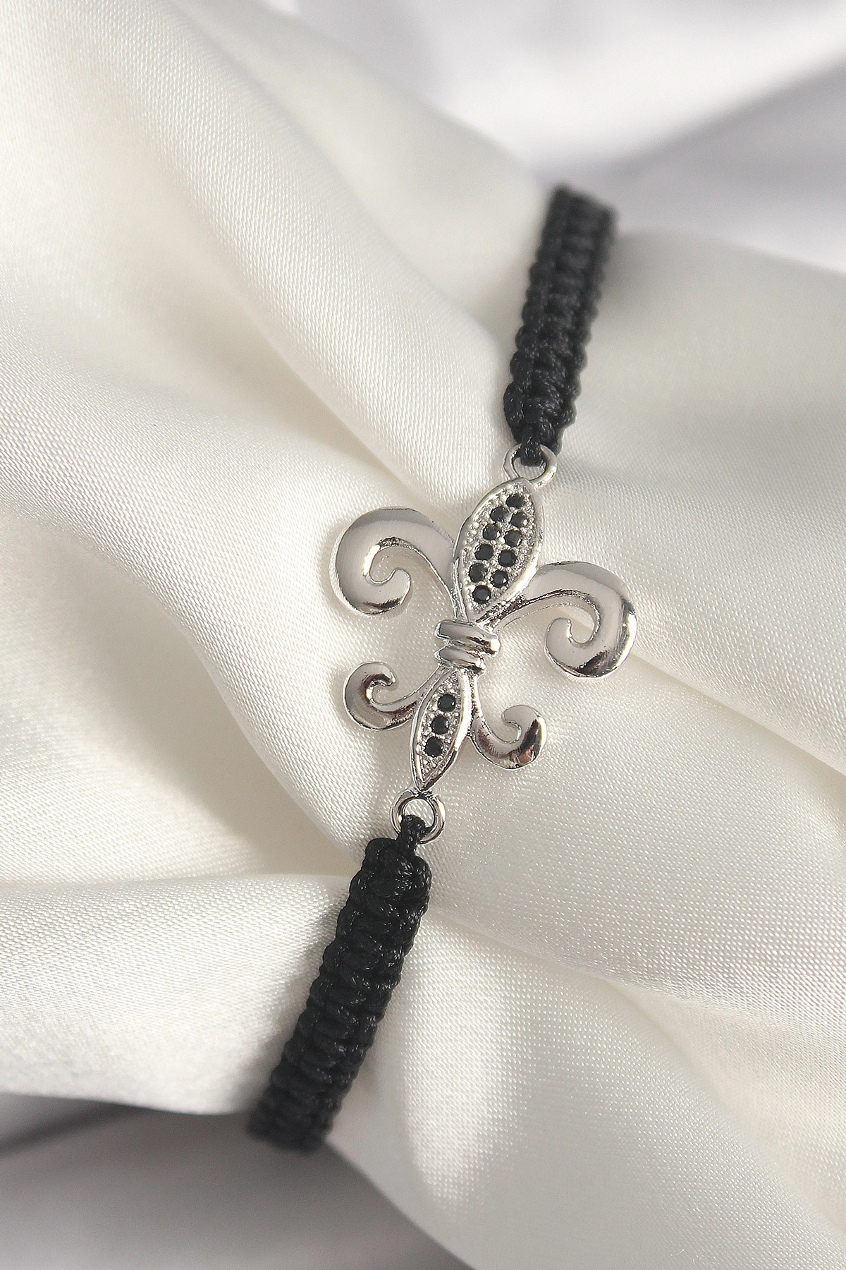 Pirinç Gümüş Renk Zirkon Taş İşlemeli Zambak Model Asansörlü Makrome Model Kadın Bileklik-0