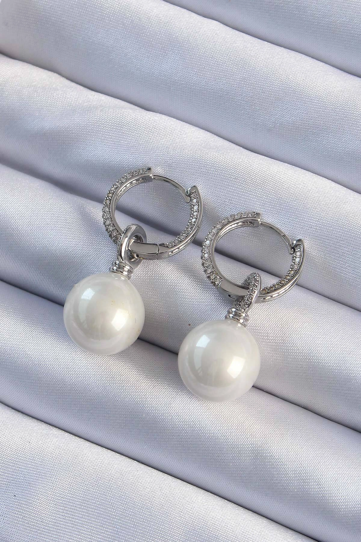 Pirinç Gümüş Renk Zirkon Taş Kaplama İnci Tasarımlı Kadın Küpe-0