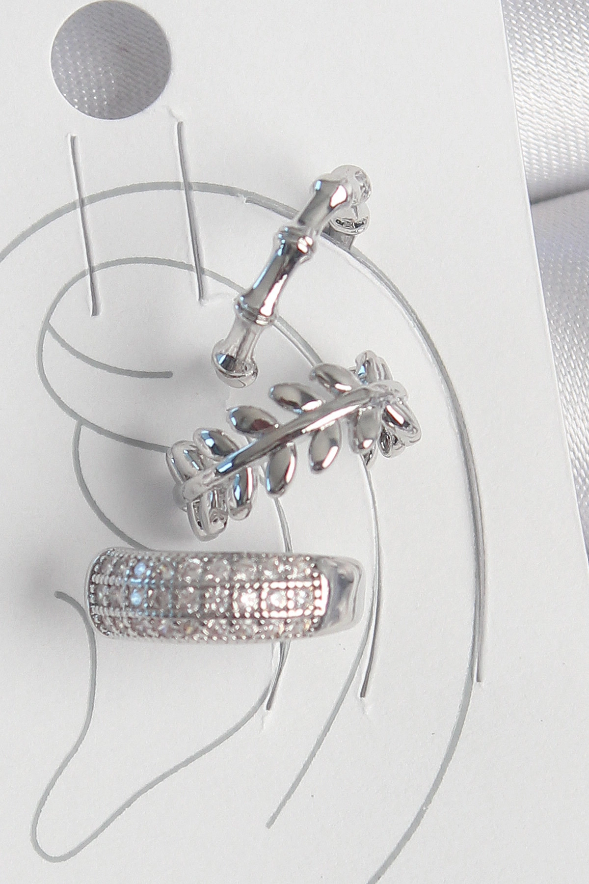 Pirinç Gümüş Renk Zirkon Taşlı 3'Lü Model Yaprak Figür Kadın Kıkırdak Küpe-0