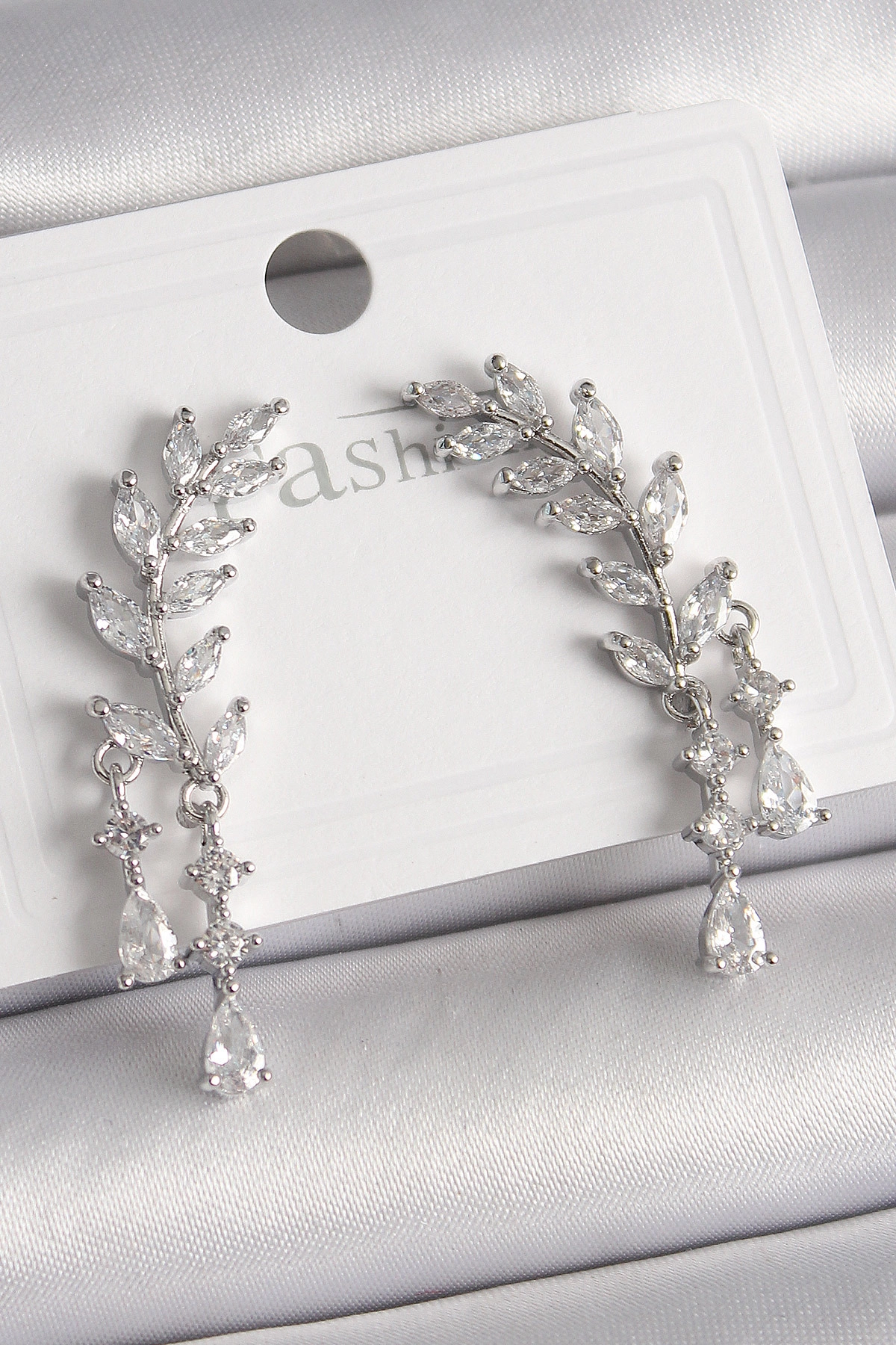 Pirinç Gümüş Renk Zirkon Taşlı Başak Model Kadın Küpe-0