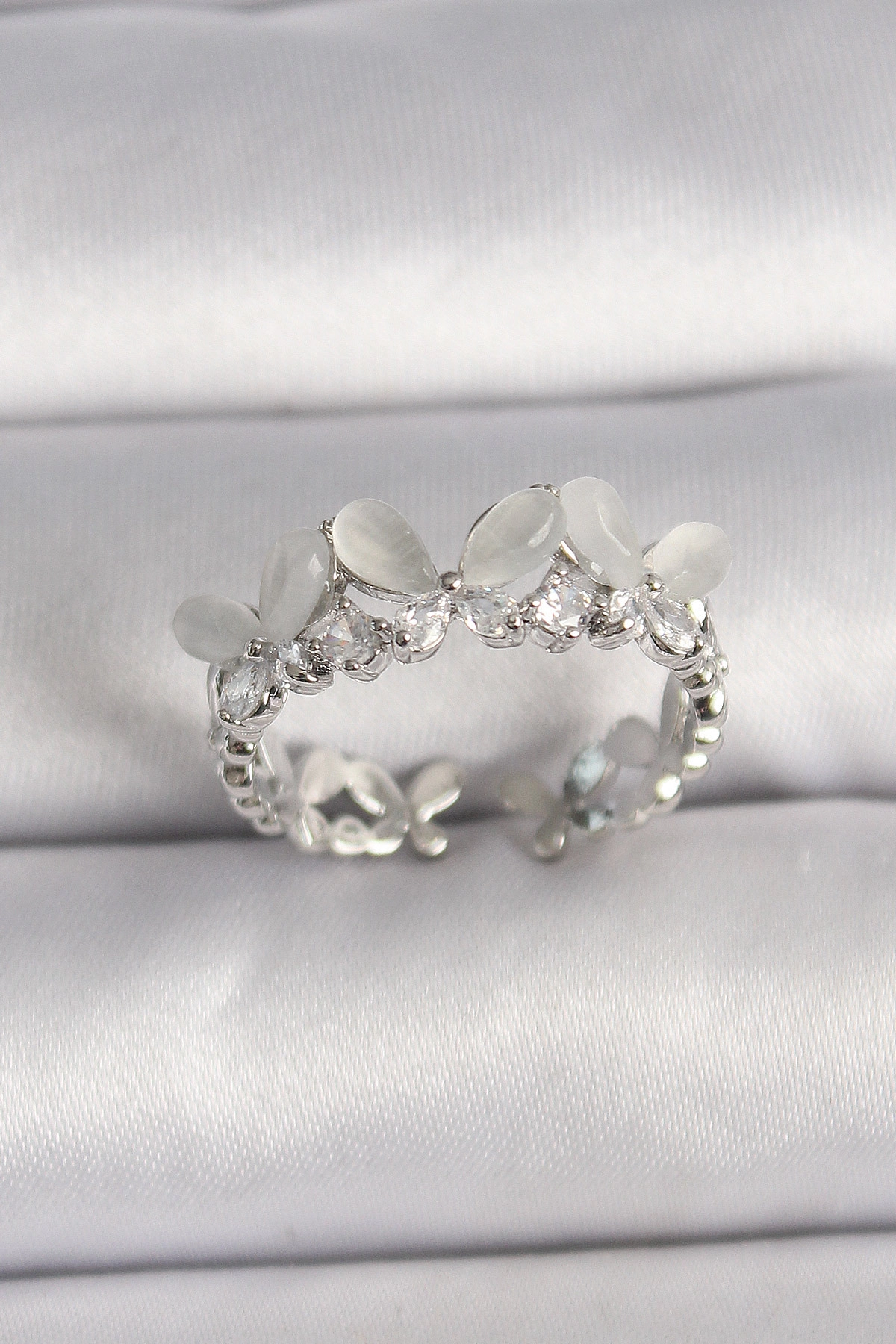 Pirinç Gümüş Renk Zirkon Taşlı Beyaz Mineli Kelebek Model Ayarlanabilir Yüzük-0