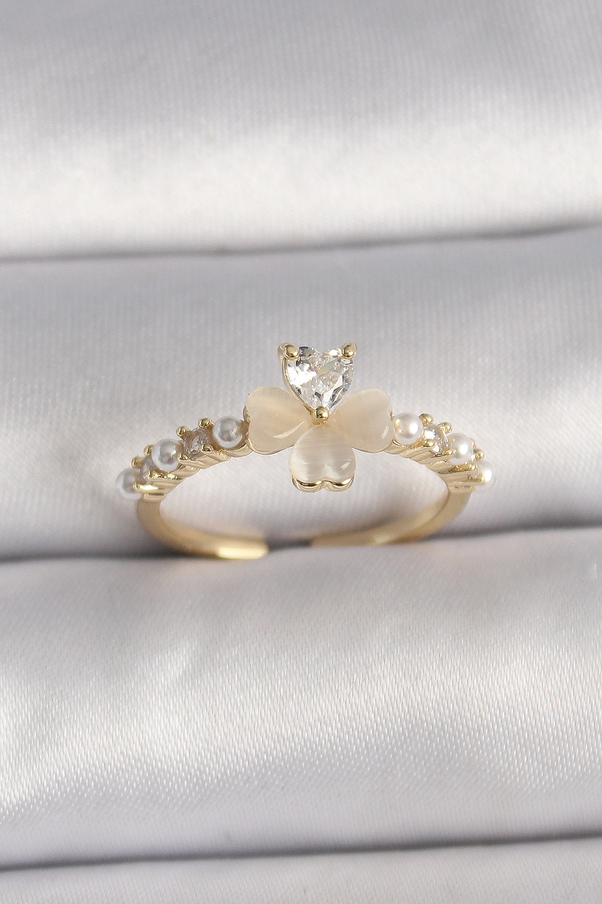 Pirinç Gümüş Renk Zirkon Taşlı Beyaz Mineli Yonca Model İnci Detay Ayarlanabilir Yüzük-0