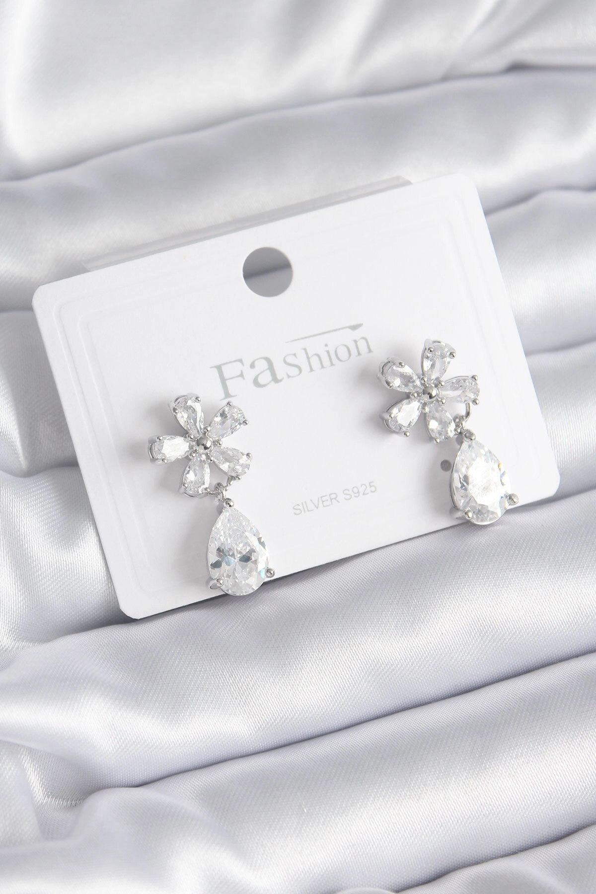 Pirinç Gümüş Renk Zirkon Taşlı Çiçek Model Damla Model Kadın Küpe-0