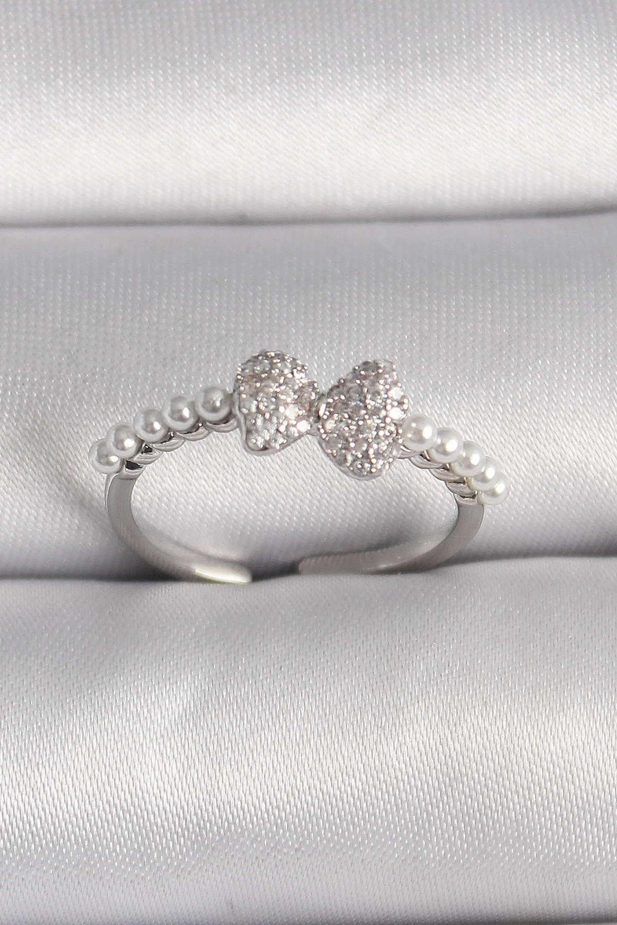 Pirinç Gümüş Renk Zirkon Taşlı Fiyonk İnci Detay Ayarlanabilir Yüzük-0