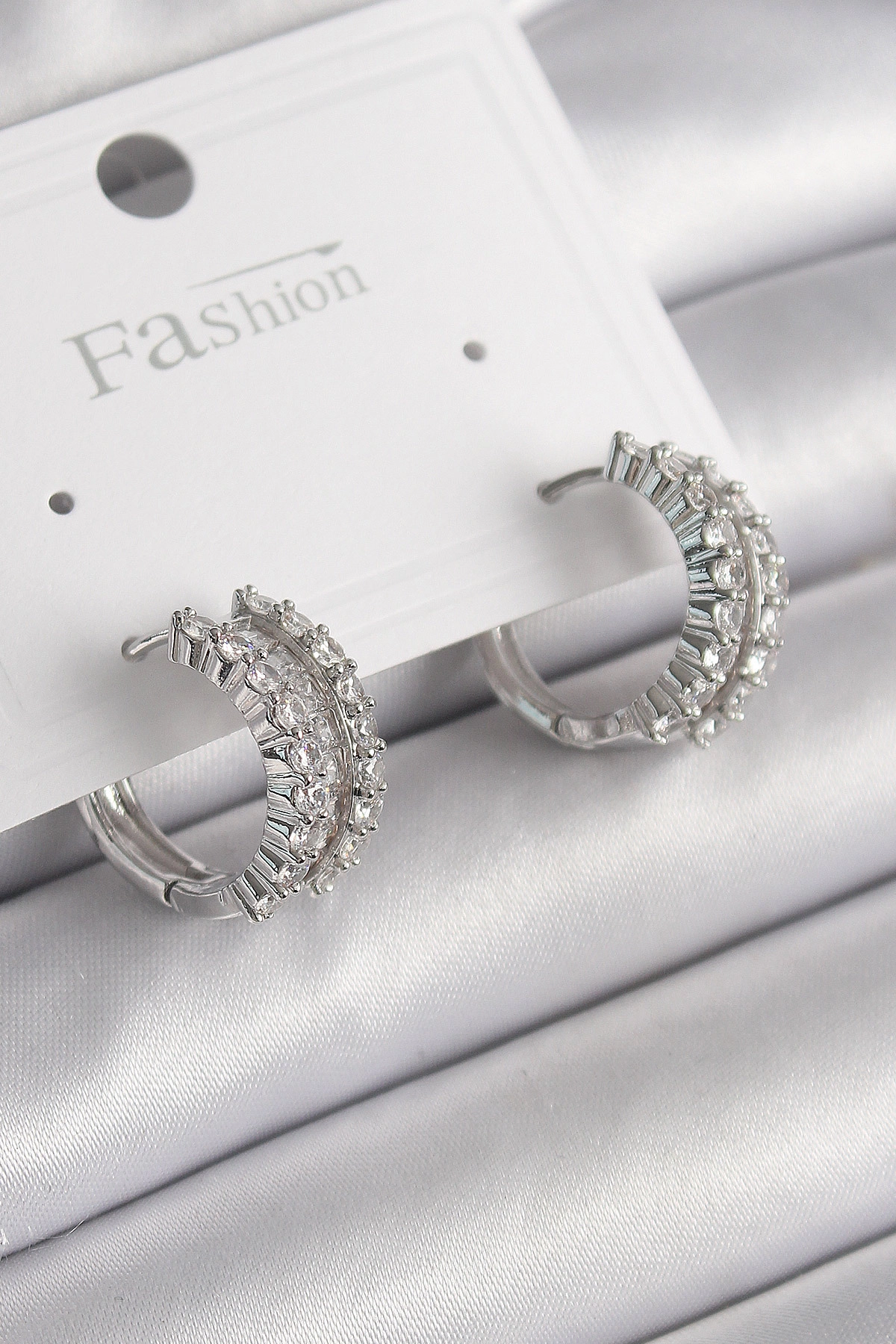 Pirinç Gümüş Renk Zirkon Taşlı Halka Model Kadın Küpe-0