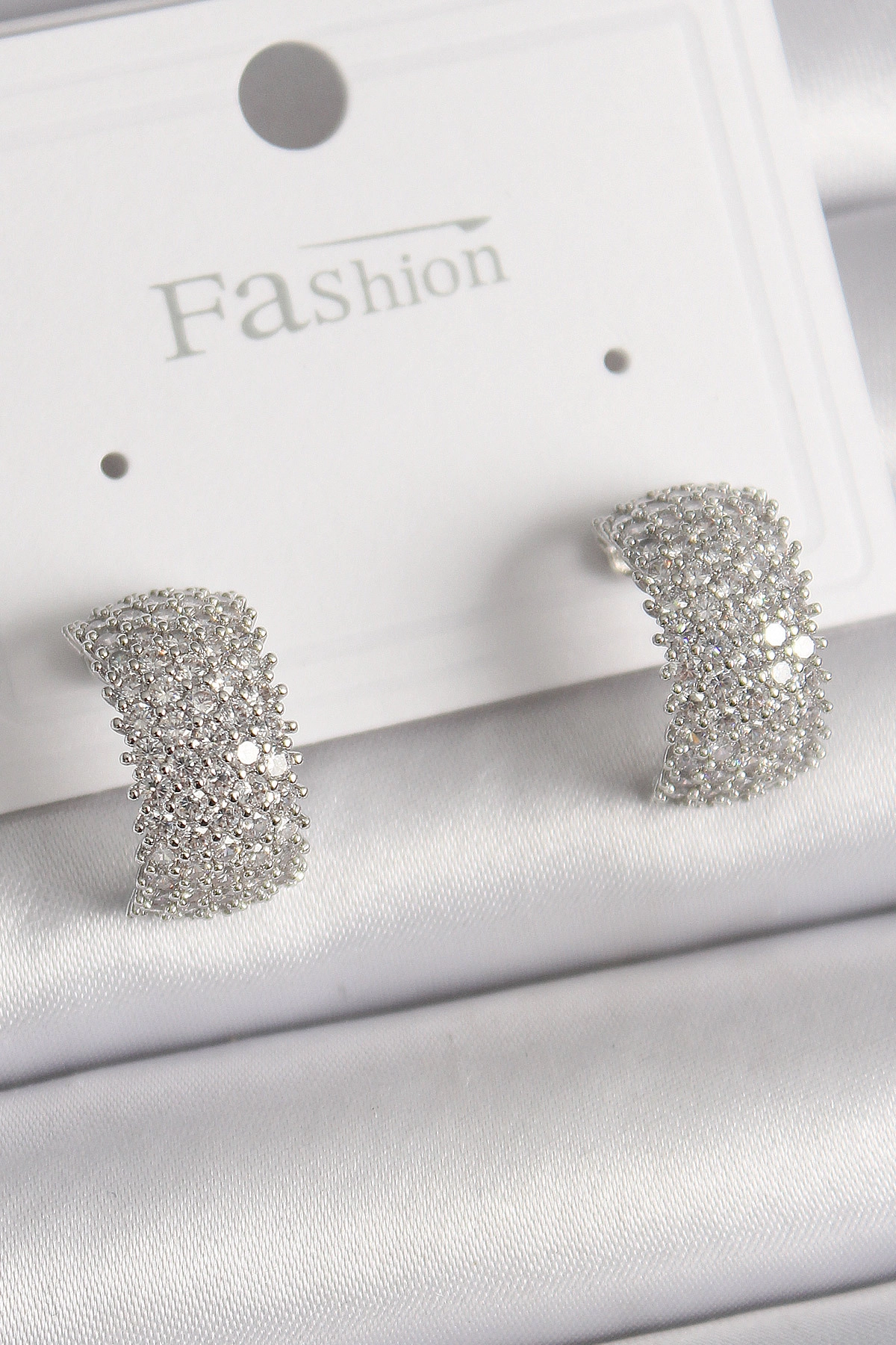 Pirinç Gümüş Renk Zirkon Taşlı Halka Model Kadın Küpe-0