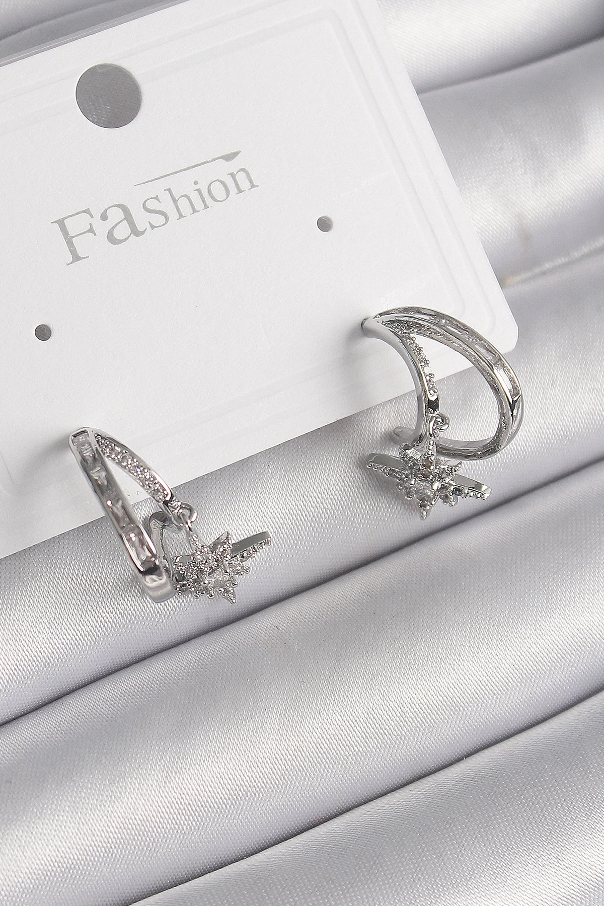 Pirinç Gümüş Renk Zirkon Taşlı Halka Model Sallantı Yıldız Detay Kadın Küpe-0