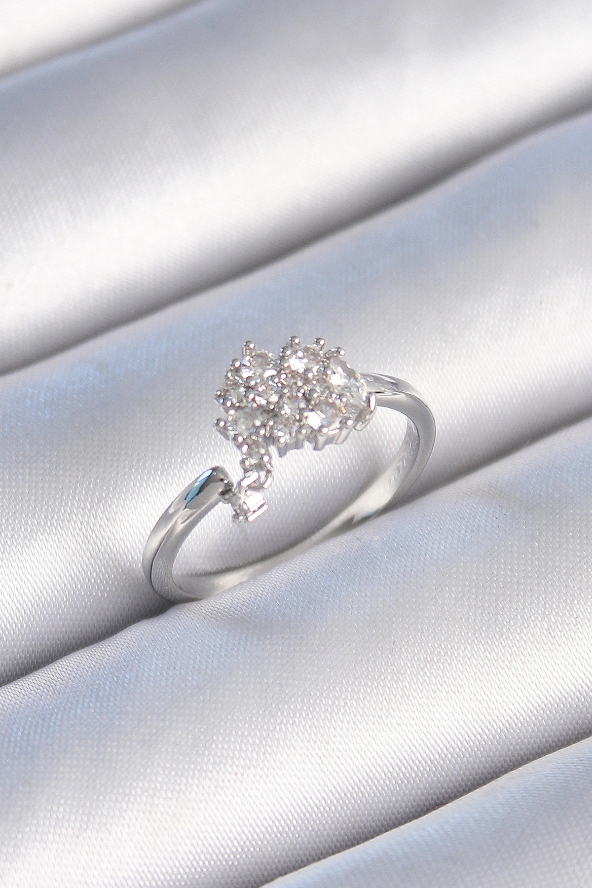 Pirinç Gümüş Renk Zirkon Taşlı Kadın Yüzük-0