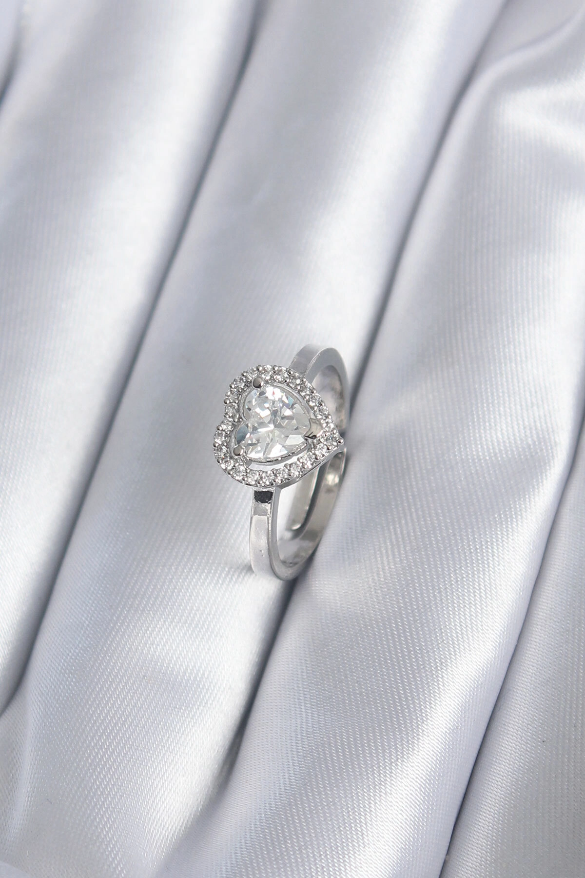 Pirinç Gümüş Renk Zirkon Taşlı Kalp Charm Model Kadın Yüzük-0