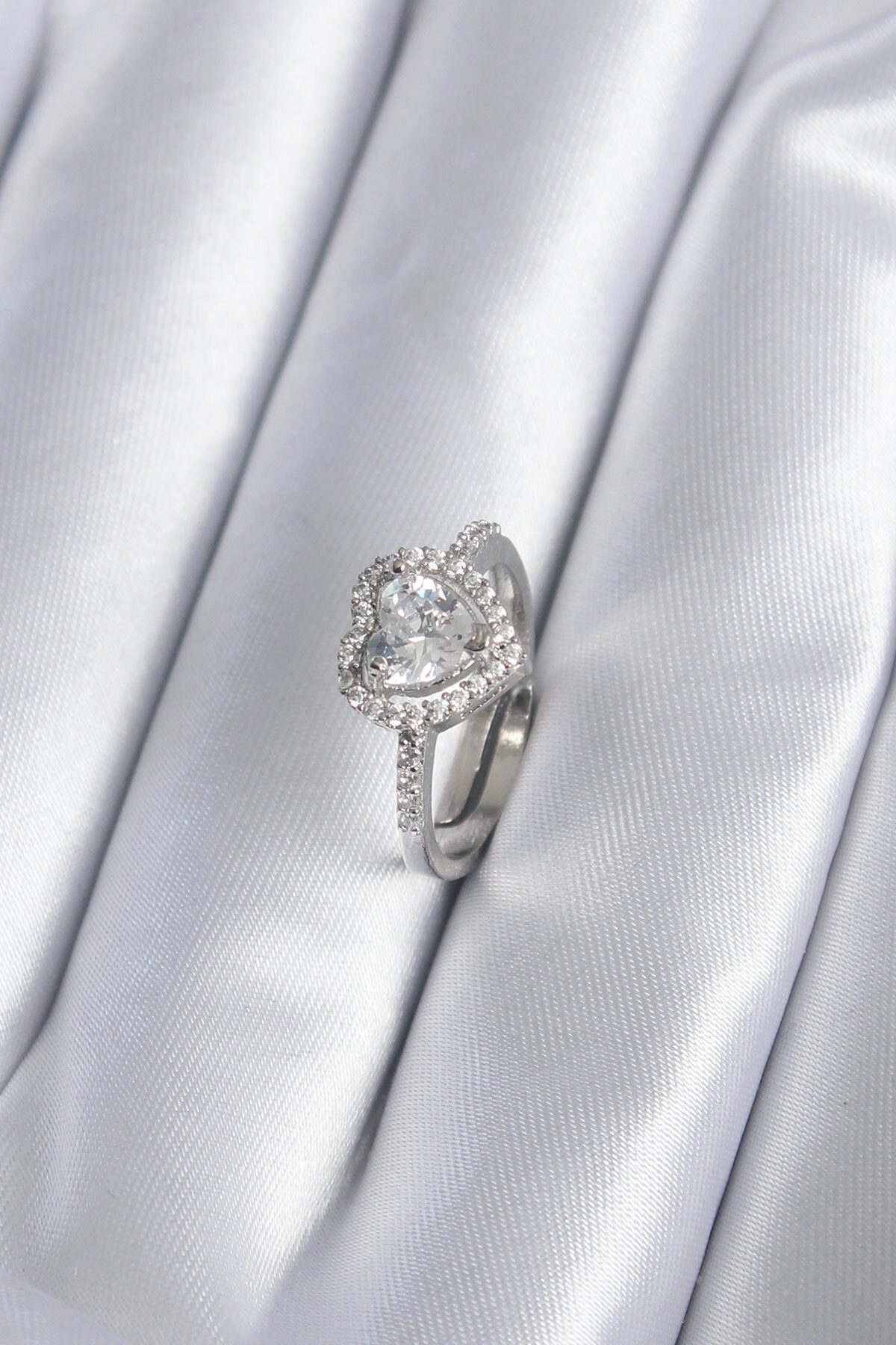 Pirinç Gümüş Renk Zirkon Taşlı Kalp Charm Model Kadın Yüzük-0