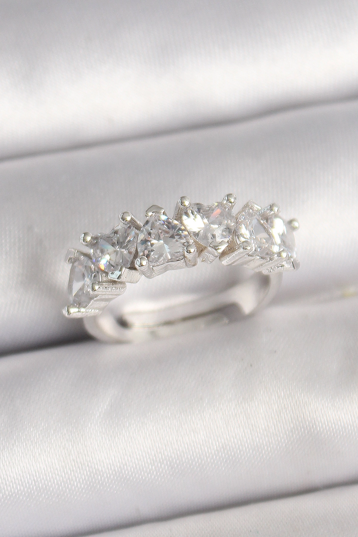 Pirinç Gümüş Renk Zirkon Taşlı Kalp Model Ayarlanabilir Kadın Yüzük-0