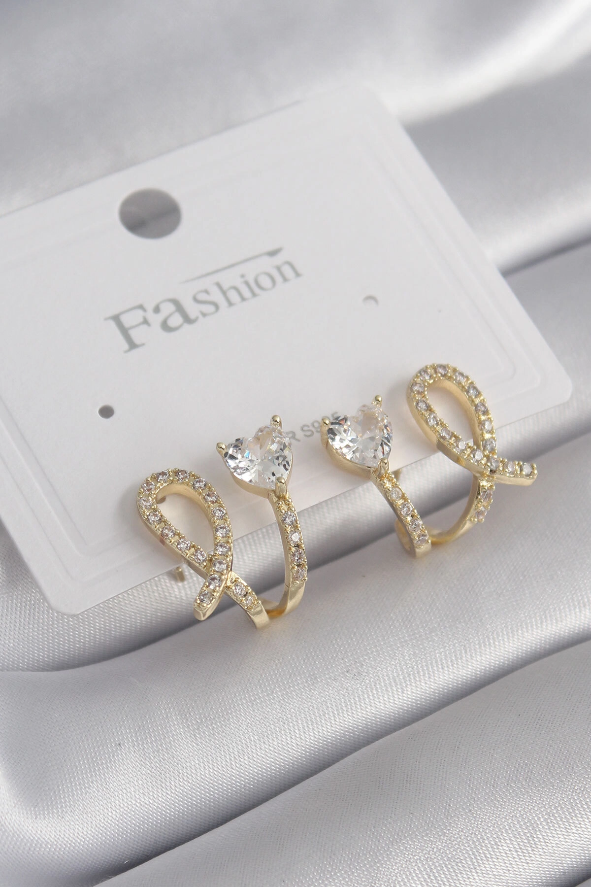 Pirinç Gümüş Renk Zirkon Taşlı Kalp Model Kadın Küpe-0