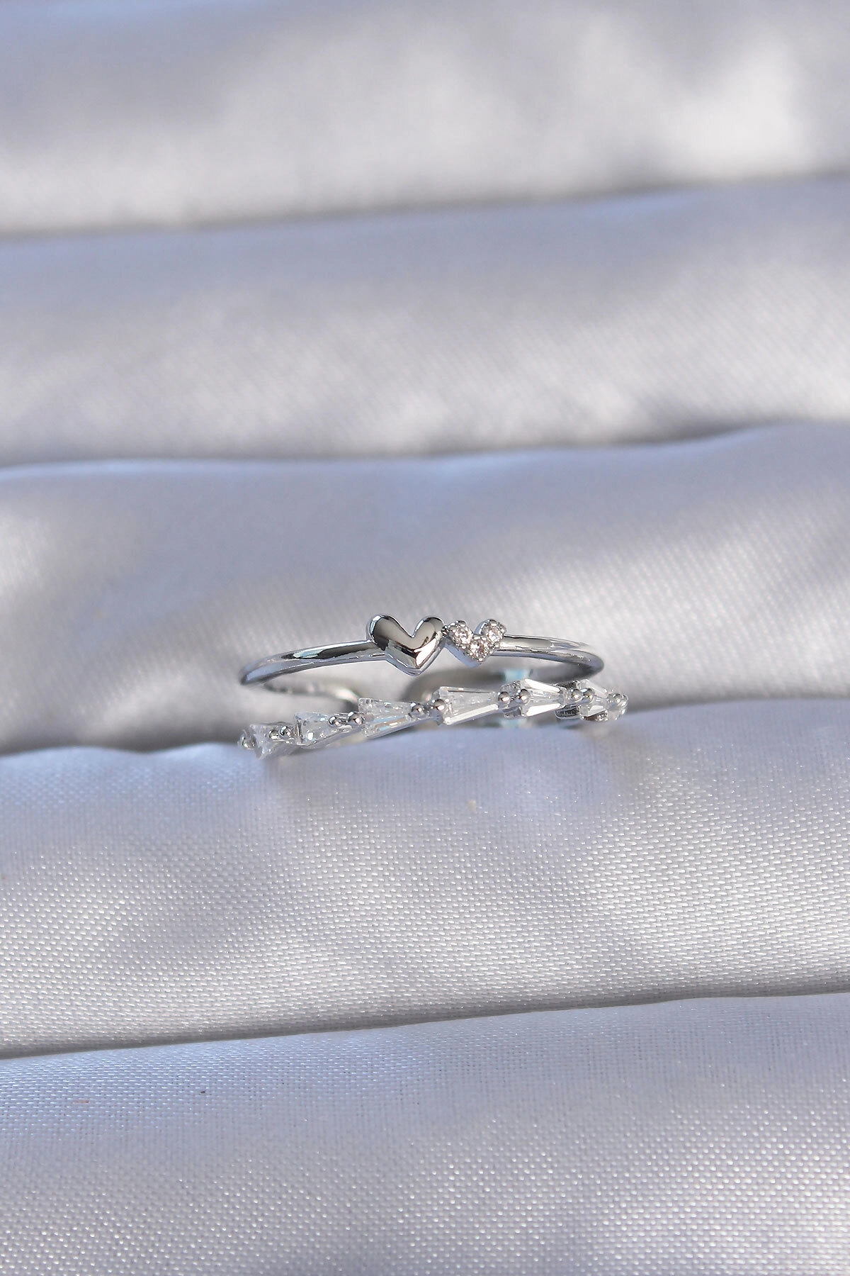 Pirinç Gümüş Renk Zirkon Taşlı Kalpli 2li Görünüm Ayarlanabilir Yüzük-1