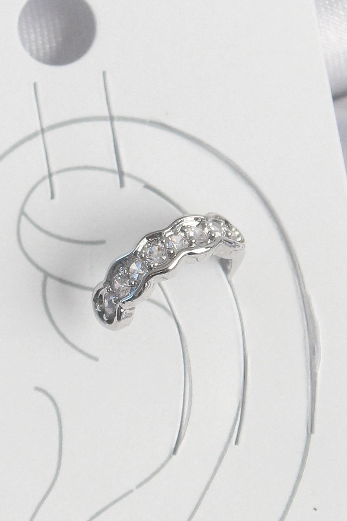 Pirinç Gümüş Renk Zirkon Taşlı Kıkırdak Model Kadın Küpe-0