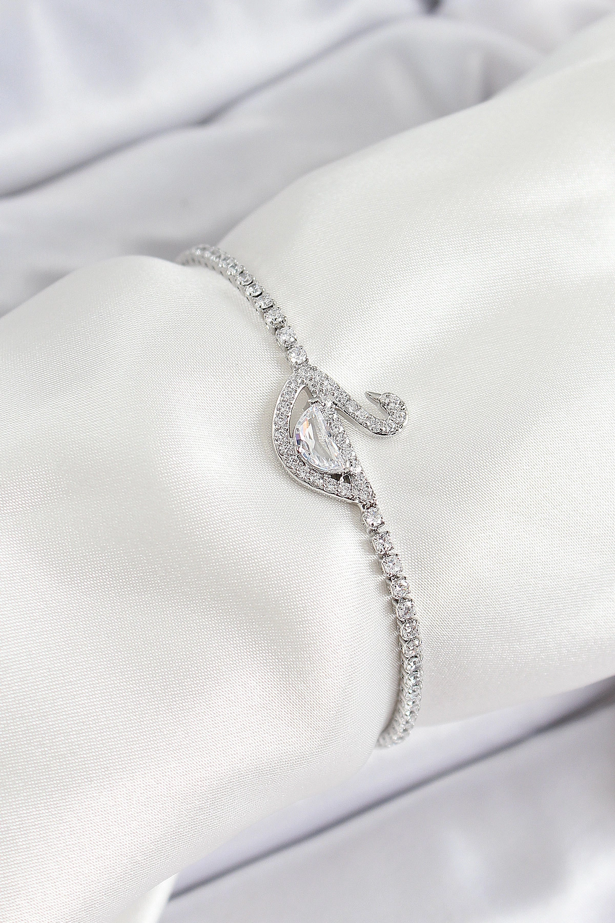 Pirinç Gümüş Renk Zirkon Taşlı Kuğu Model Kadın Bileklik-0