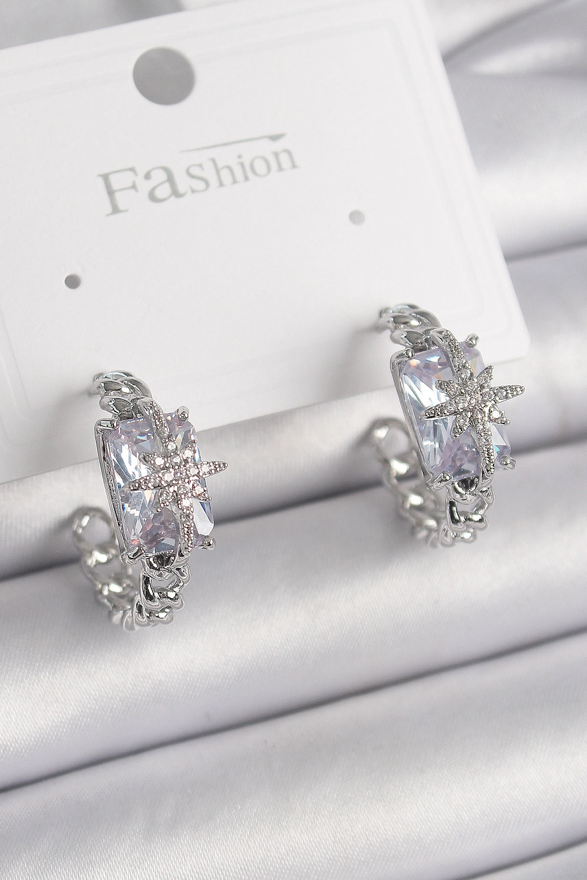 Pirinç Gümüş Renk Zirkon Taşlı Kutup Yıldız İşleme Detay Kadın Küpe-0