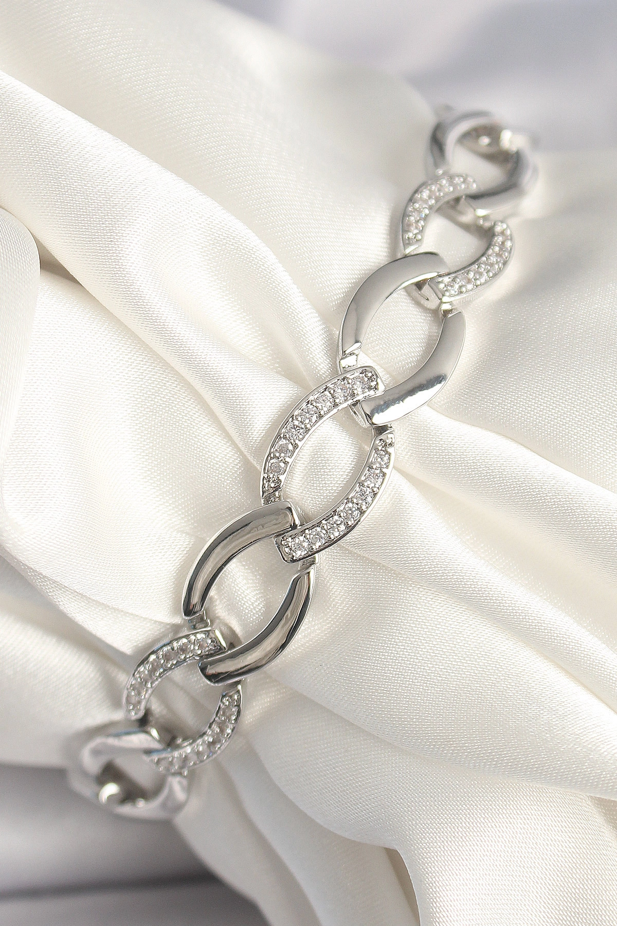 Pirinç Gümüş Renk Zirkon Taşlı Oval Zincir Model Kadın Bileklik-0