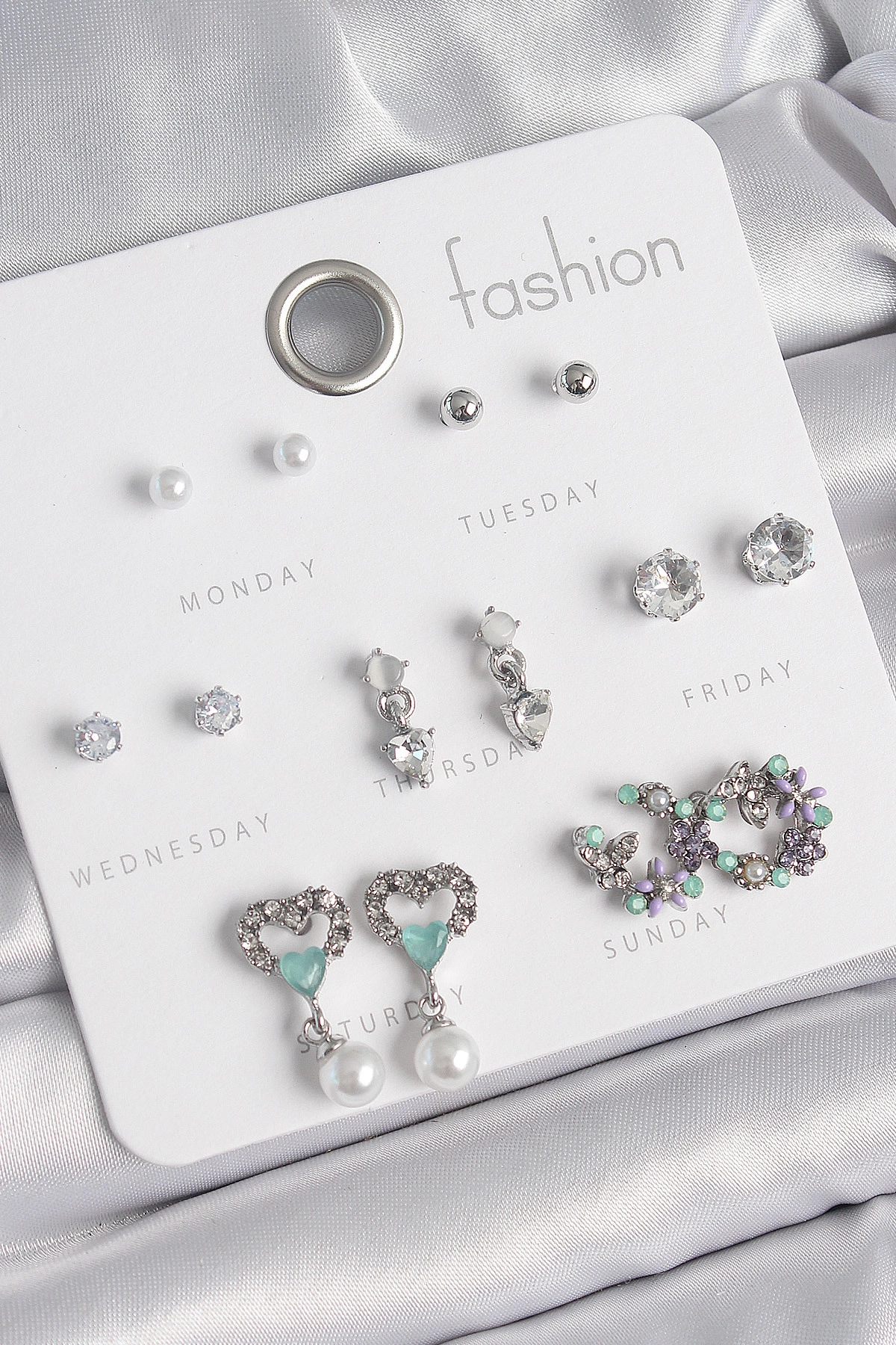 Pirinç Gümüş Renk Zirkon Taşlı Sallantılı Kalp Model Çiçek Detay 7 Çift Kadın Küpe Seti-0