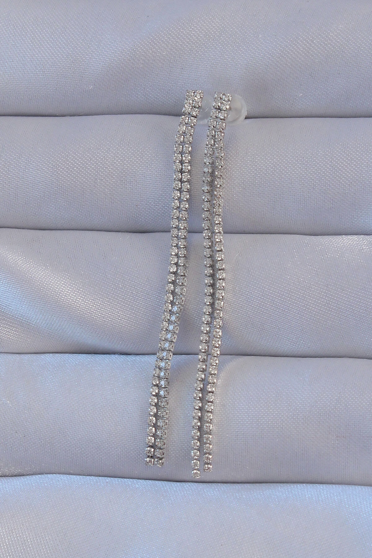 Pirinç Gümüş Renk Zirkon Taşlı Su Yolu Model Küpe-0