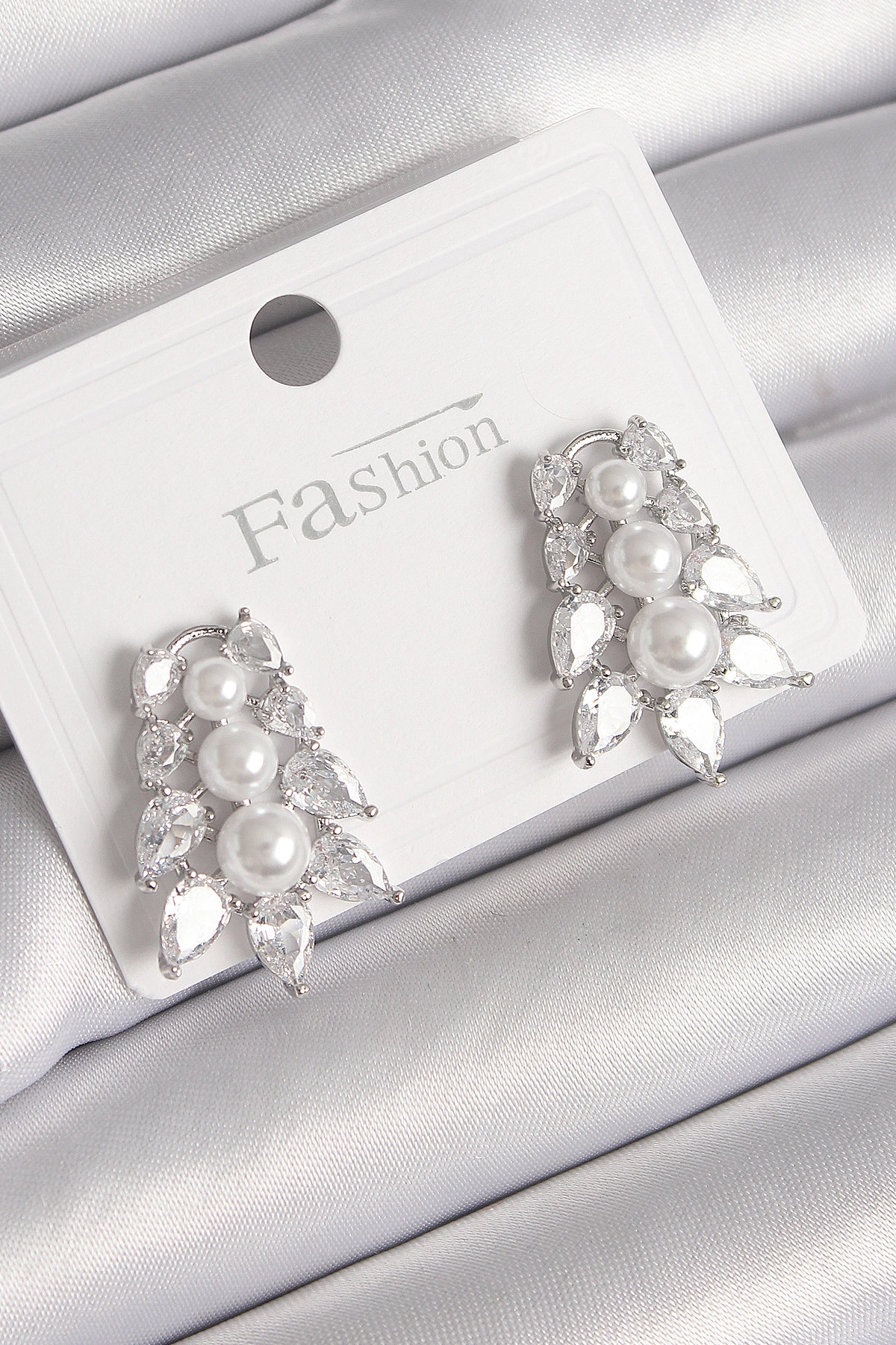 Pirinç Gümüş Renk Zirkon Taşlı Yaprak Model İnci Detay Kadın Küpe-0