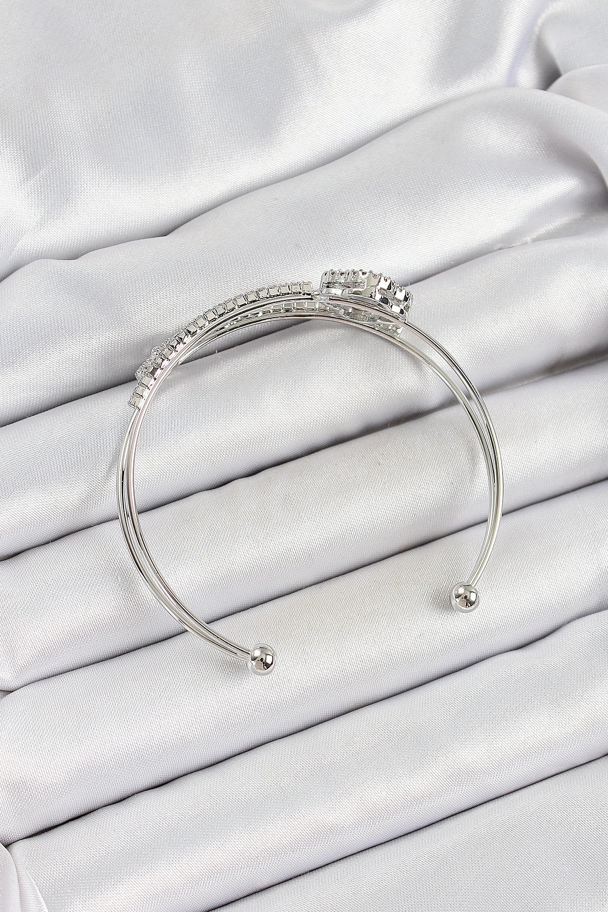 Pirinç Gümüş Renk Zirkon Taşlı Yonca Model 2'li Kadın Bileklik-1